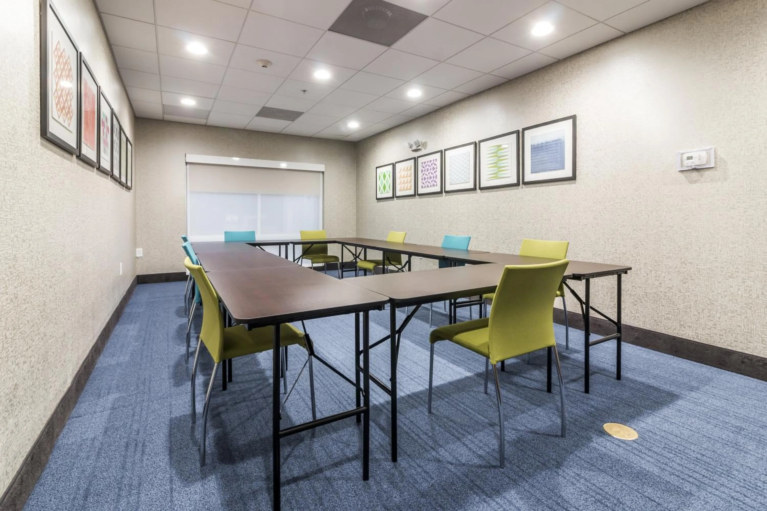 Meeting/conference room in Holiday Inn Express - Villa Rica by IHG