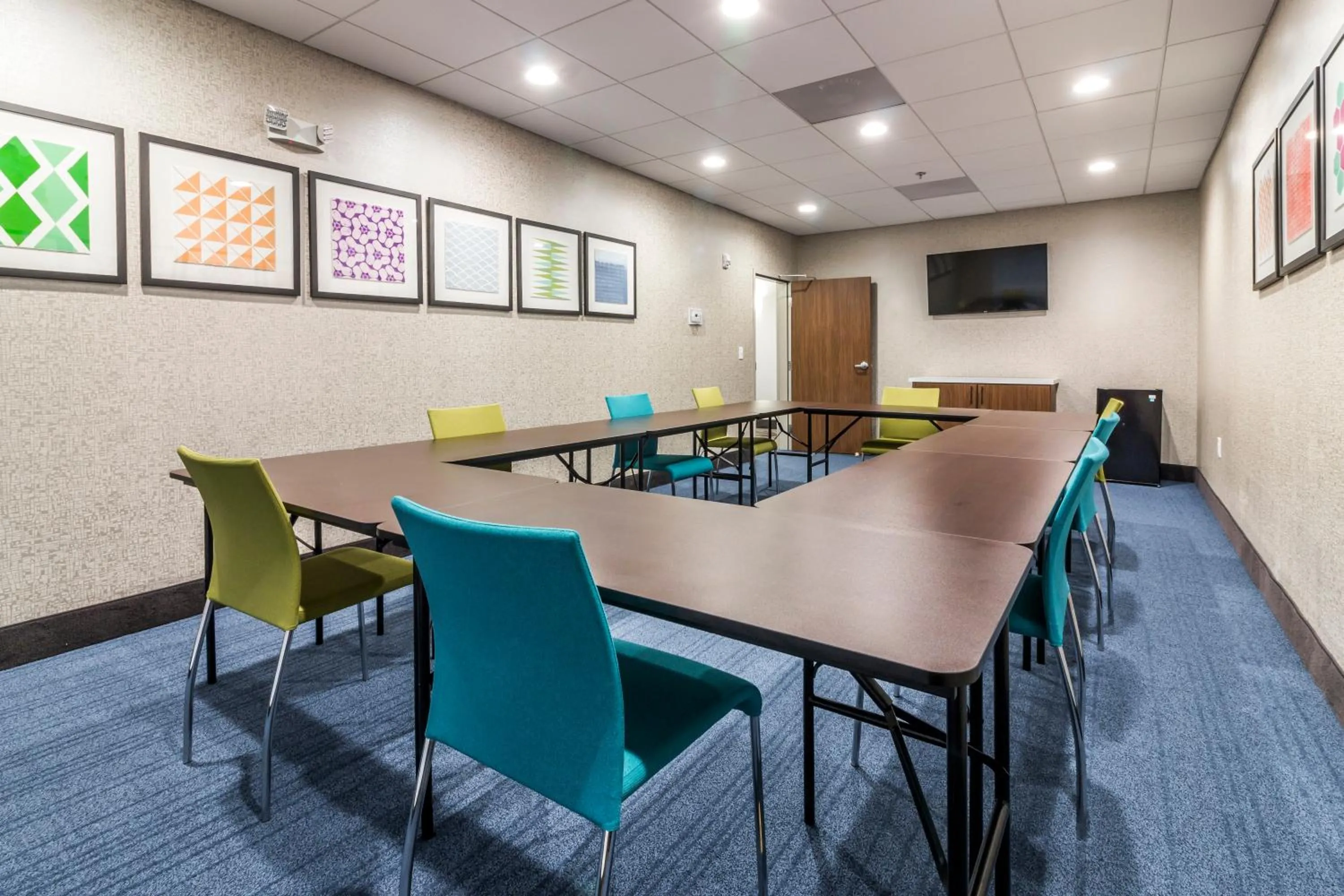 Meeting/conference room in Holiday Inn Express - Villa Rica by IHG