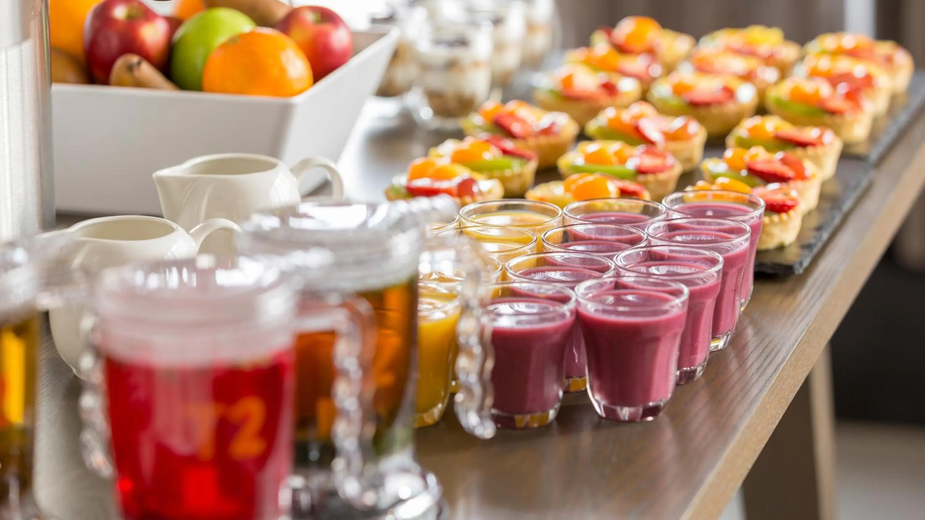 Food and drinks in Crowne Plaza Christchurch by IHG