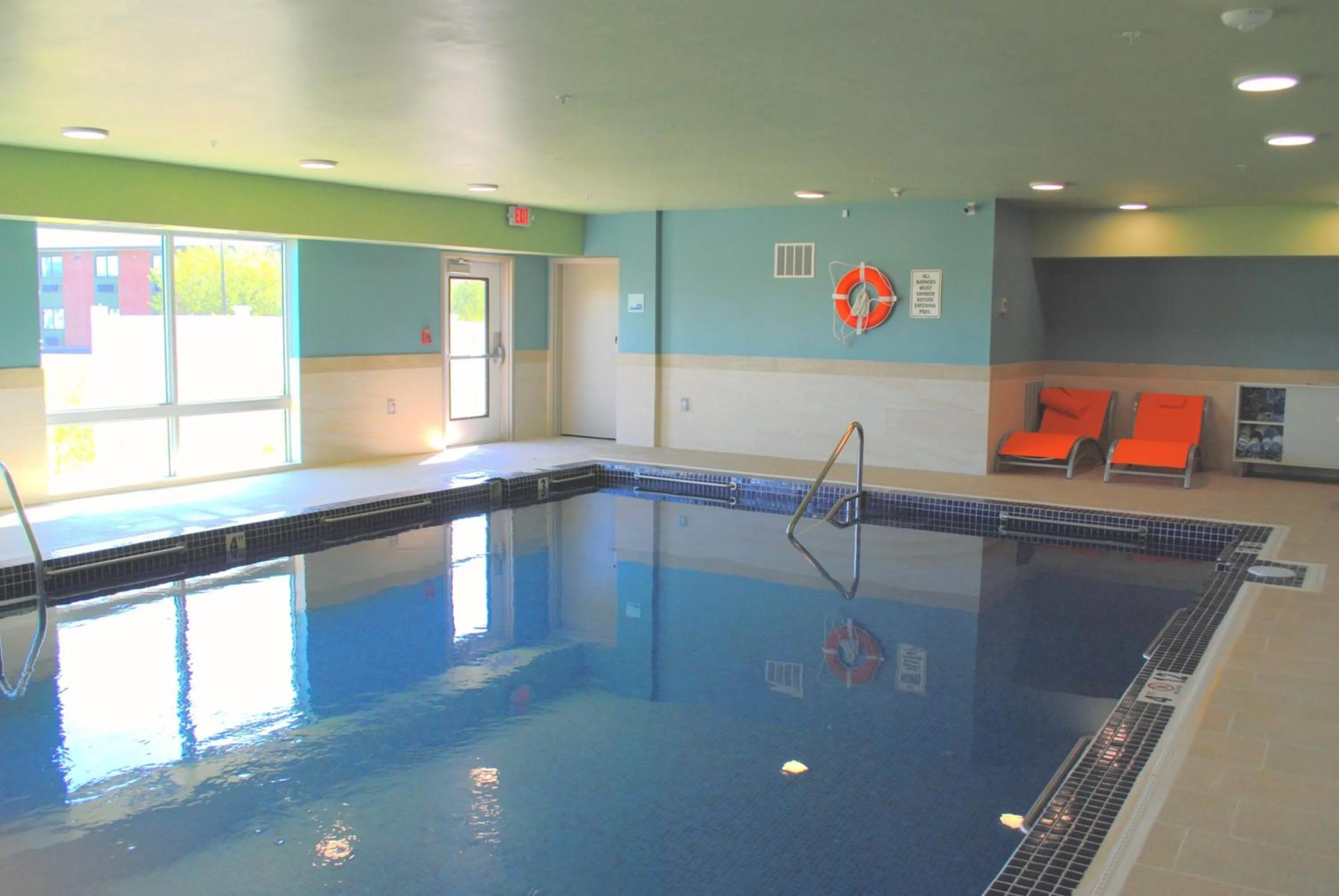 Swimming pool in Holiday Inn Express & Suites - Columbia City by IHG