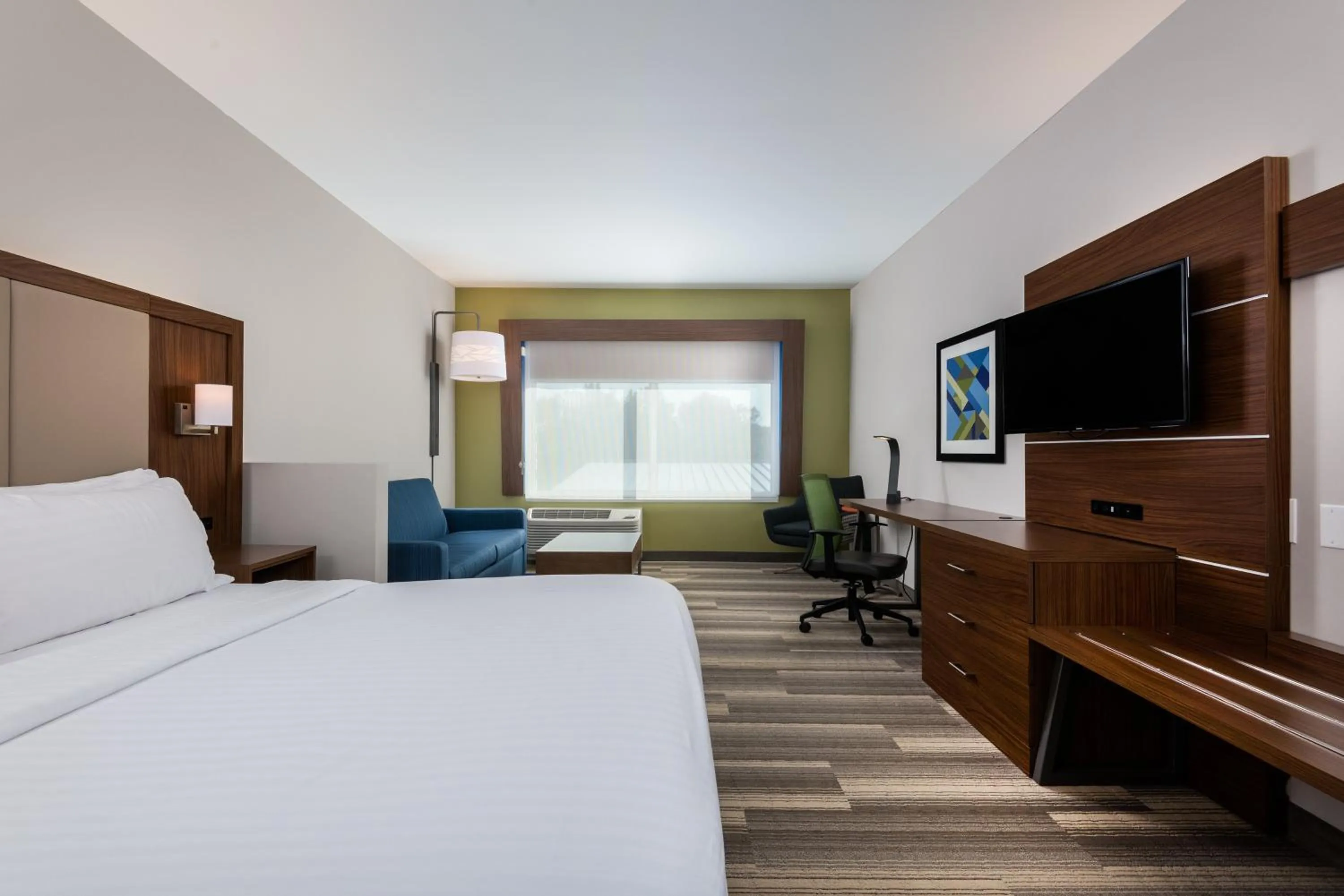 Bedroom, Bed in Holiday Inn Express Queensbury-Lake George Area by IHG