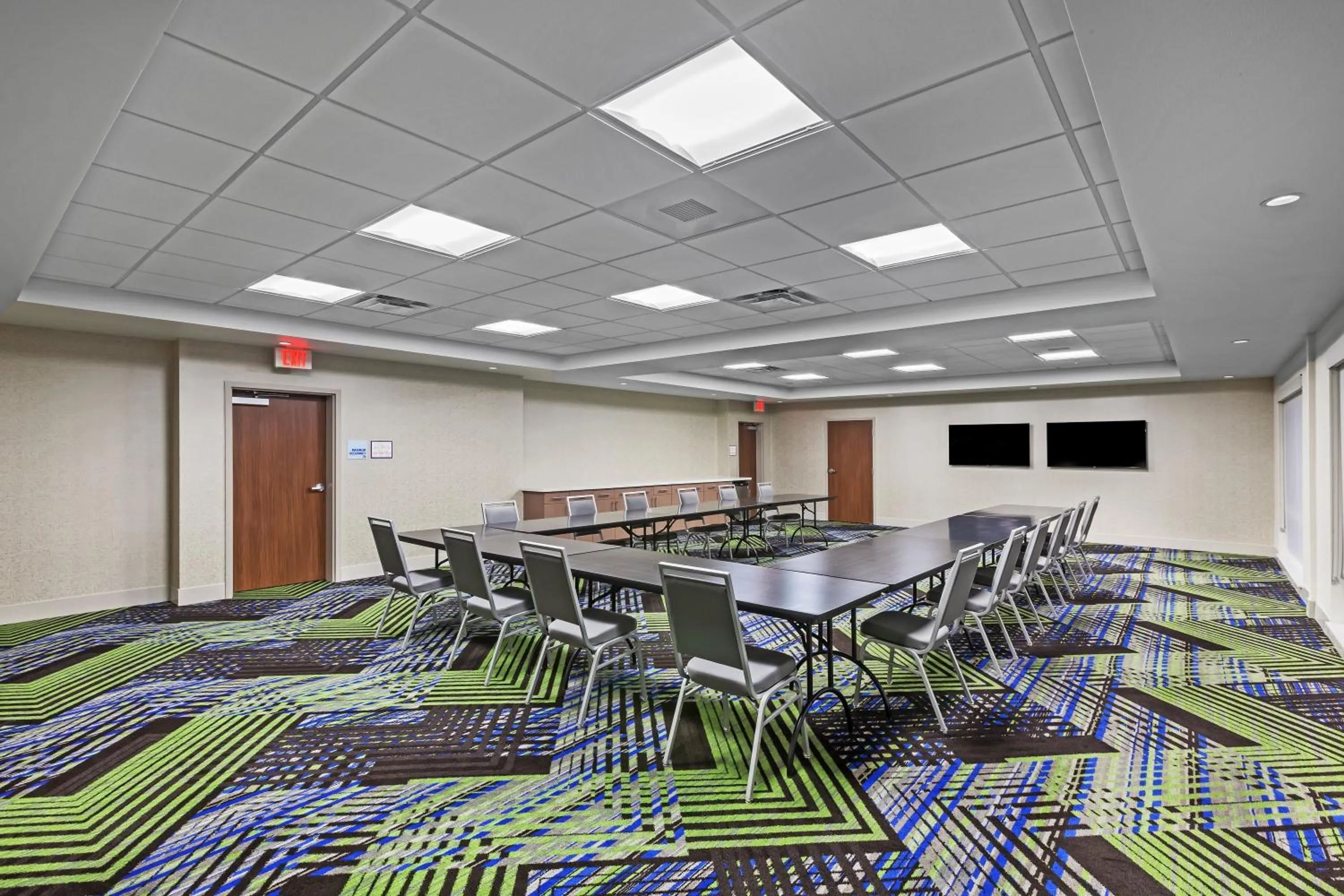 Meeting/conference room in Holiday Inn Express and Suites Chanute by IHG