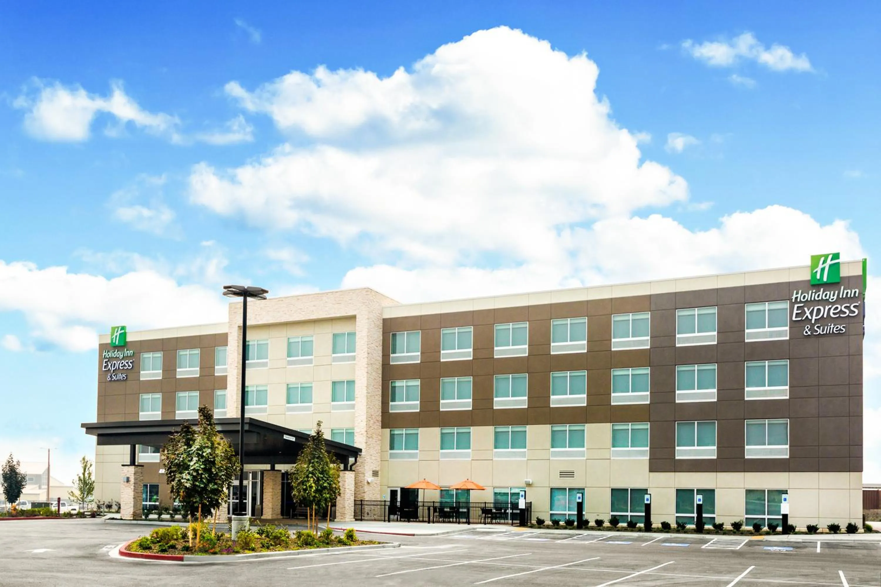 Property building in Holiday Inn Express & Suites - Prosser - Yakima Valley Wine by IHG