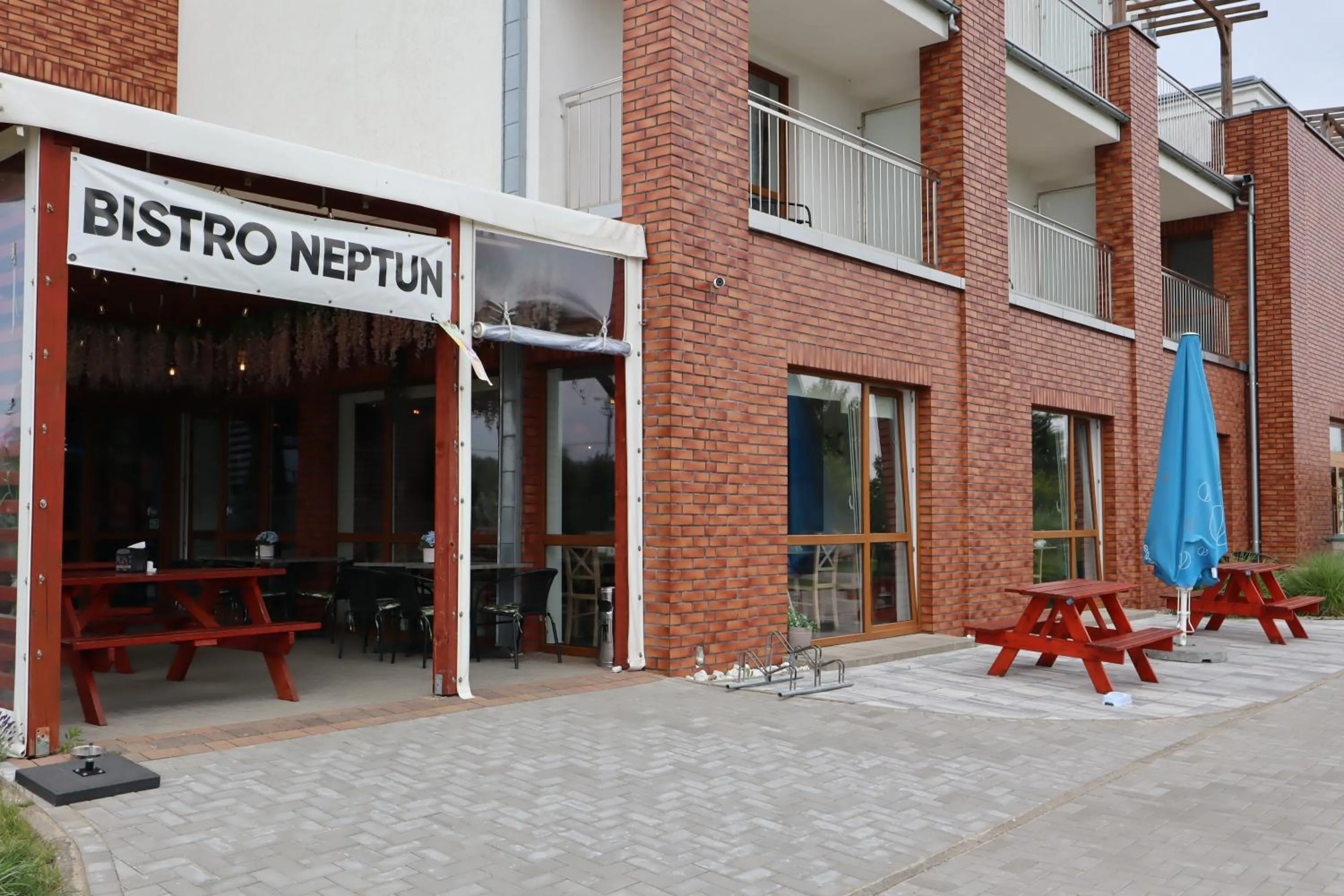 Restaurant/places to eat in Neptun
