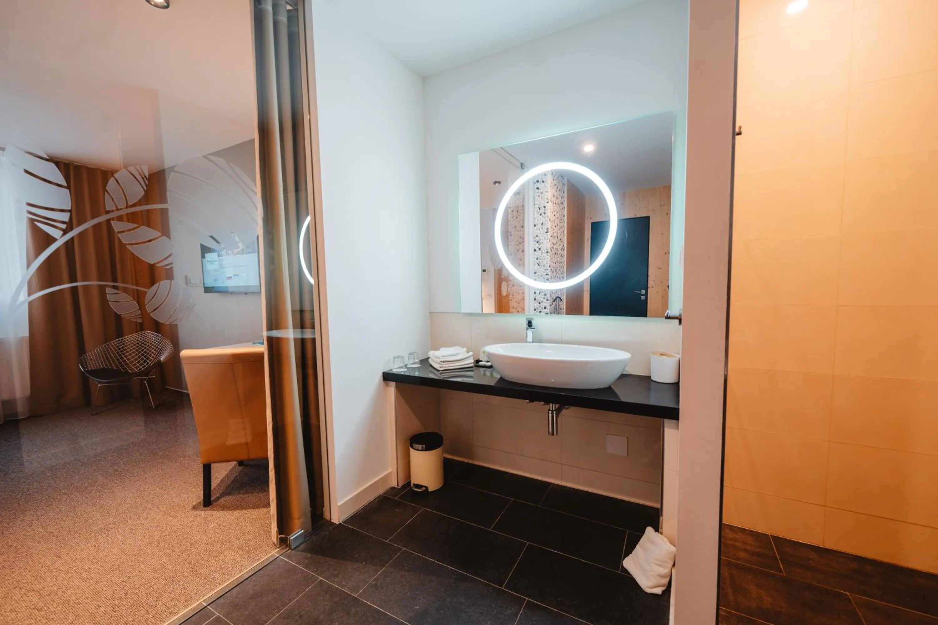 Bathroom, Bed in Hotel Thermal ŠÍRAVA