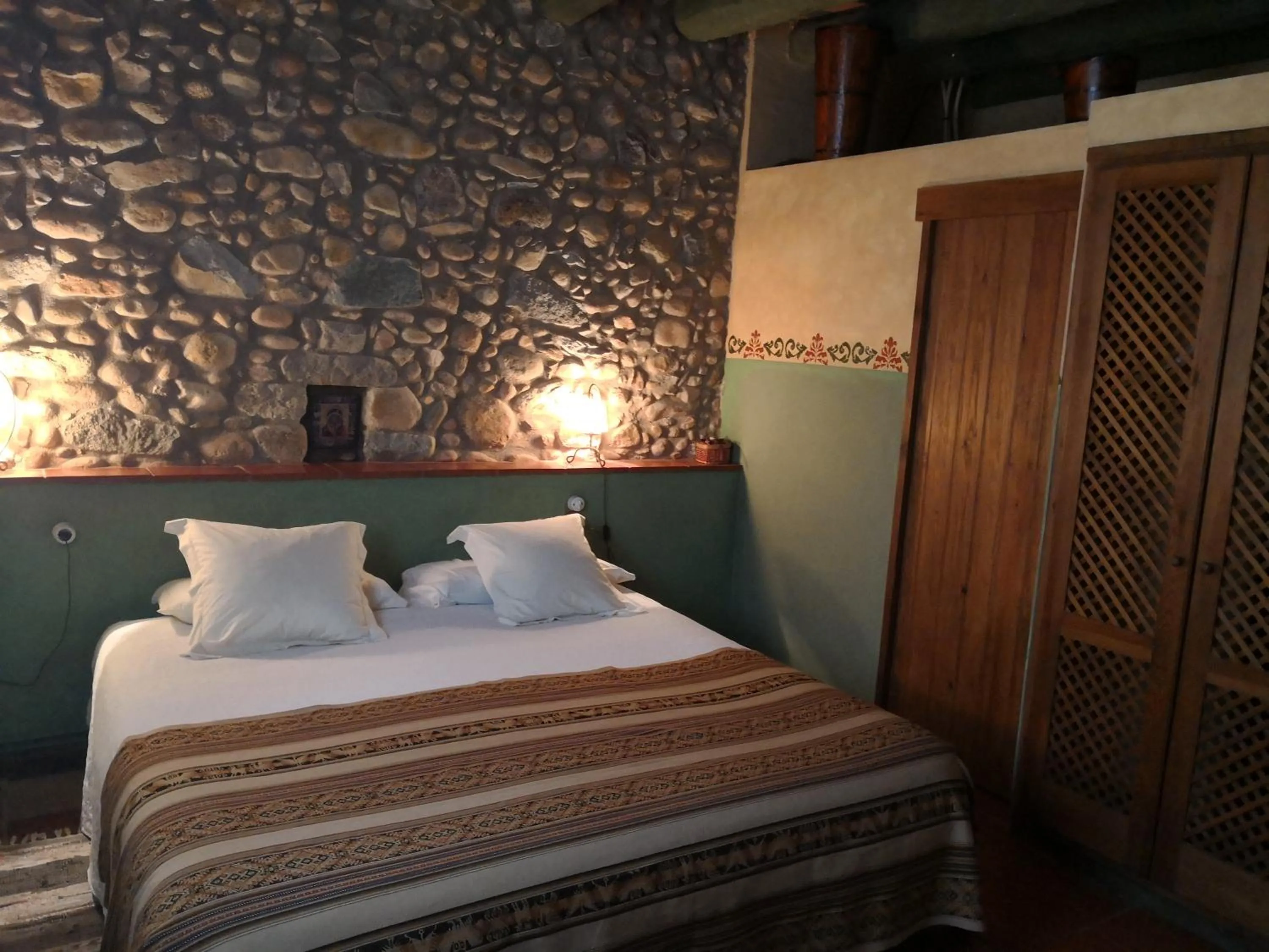 Decorative detail, Bed in Casa rural Can Jepet