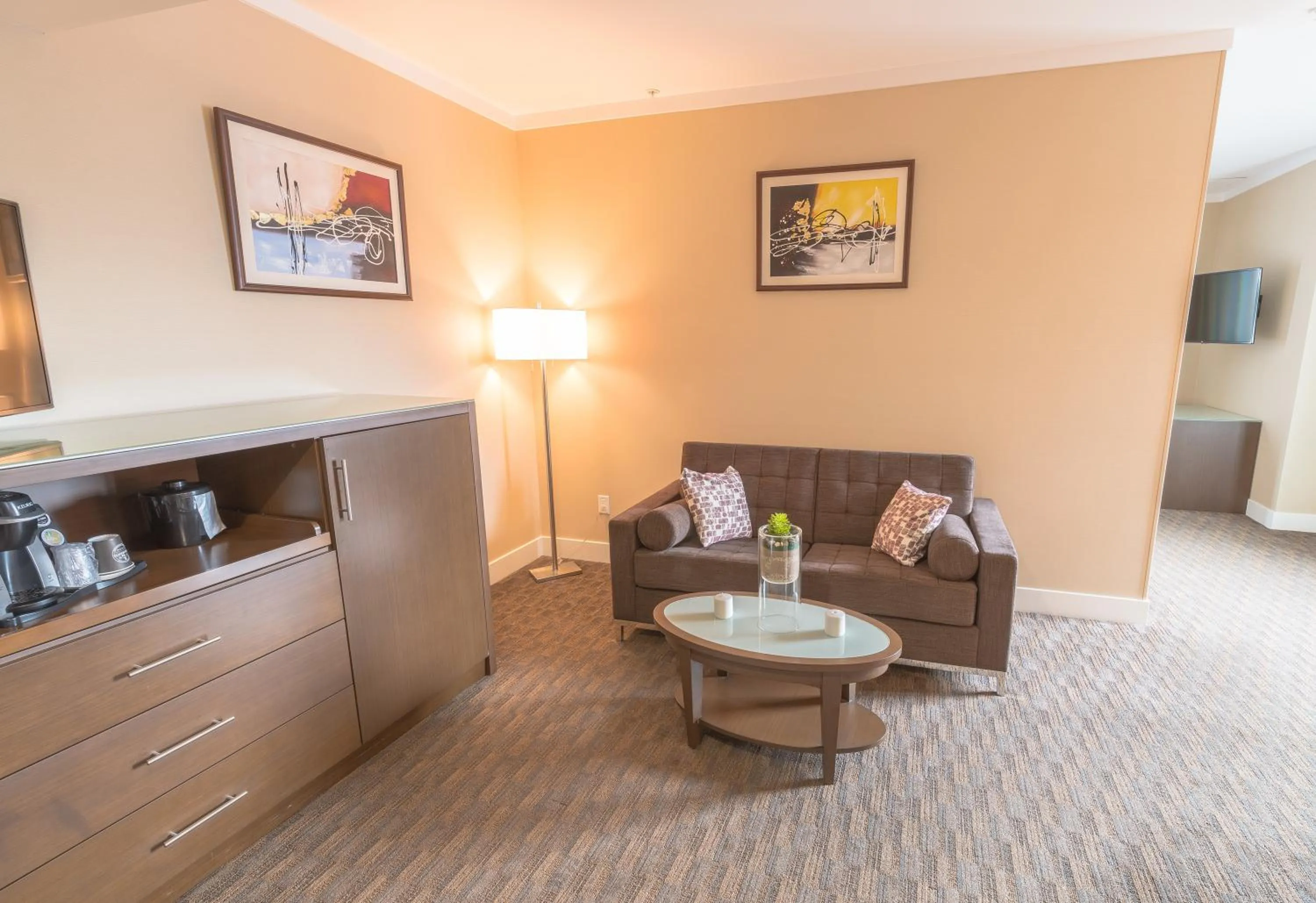 Coffee/tea facilities in MStar Hotel