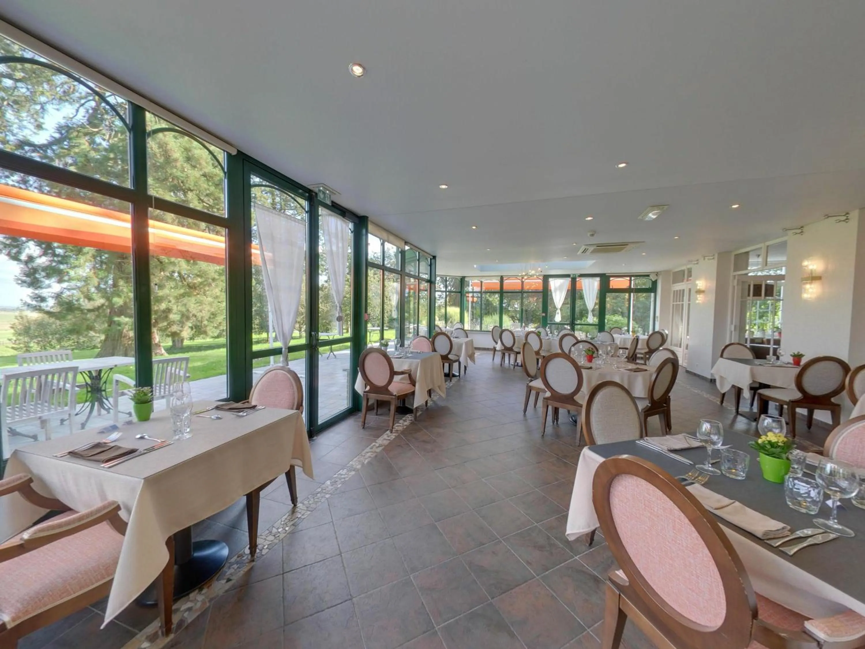 Logis - Hotel Restaurant La Sapinière