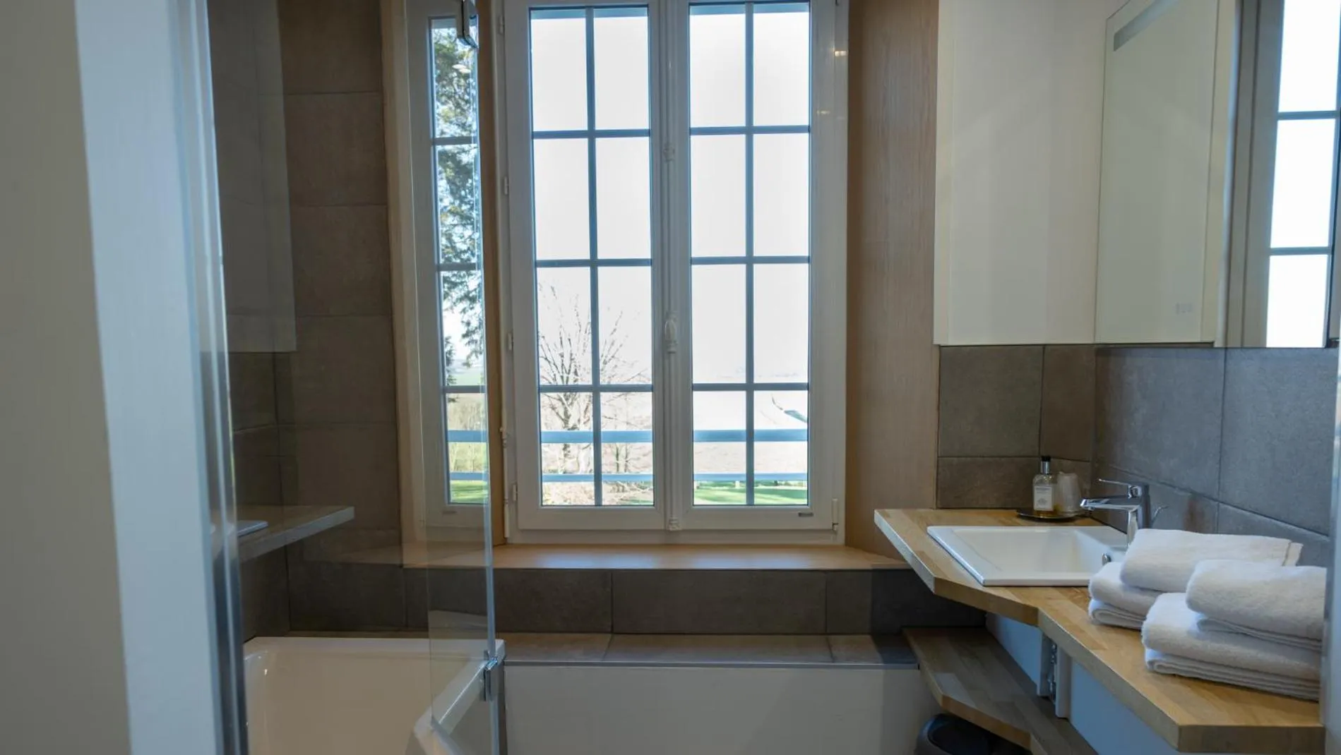 Logis - Hotel Restaurant La Sapinière