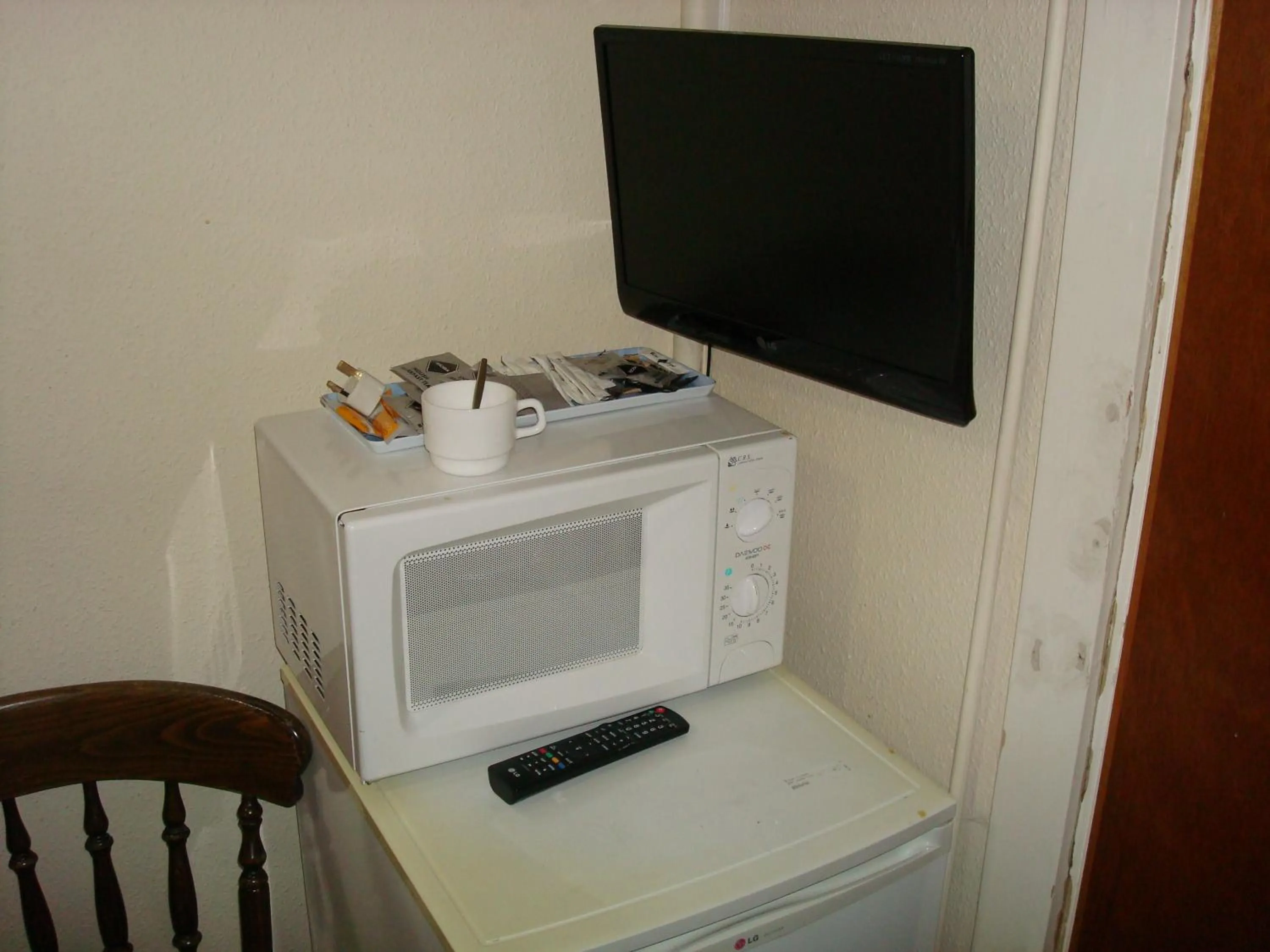 Coffee/tea facilities in Forest Gate Hotel - Free Parking limited spaces