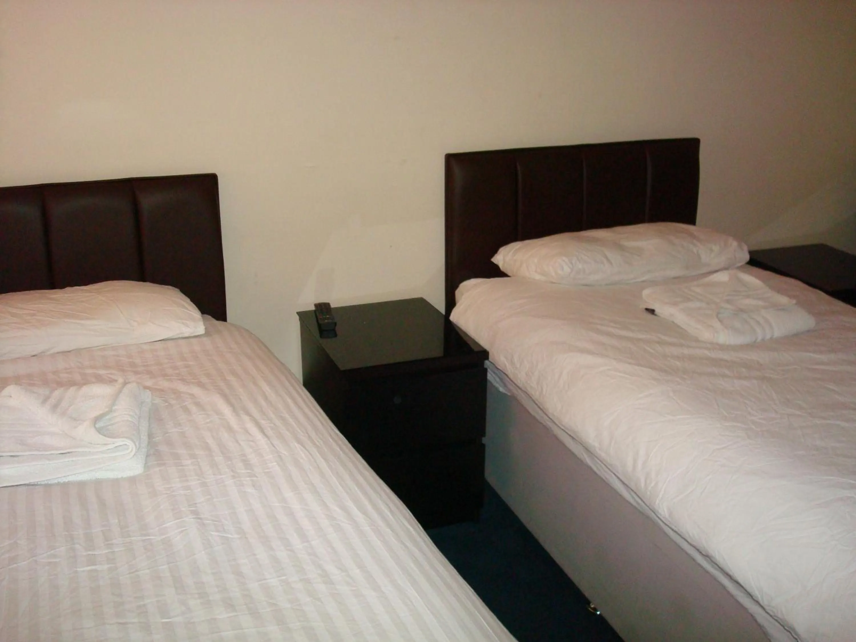 Bed in Forest Gate Hotel - Free Parking limited spaces