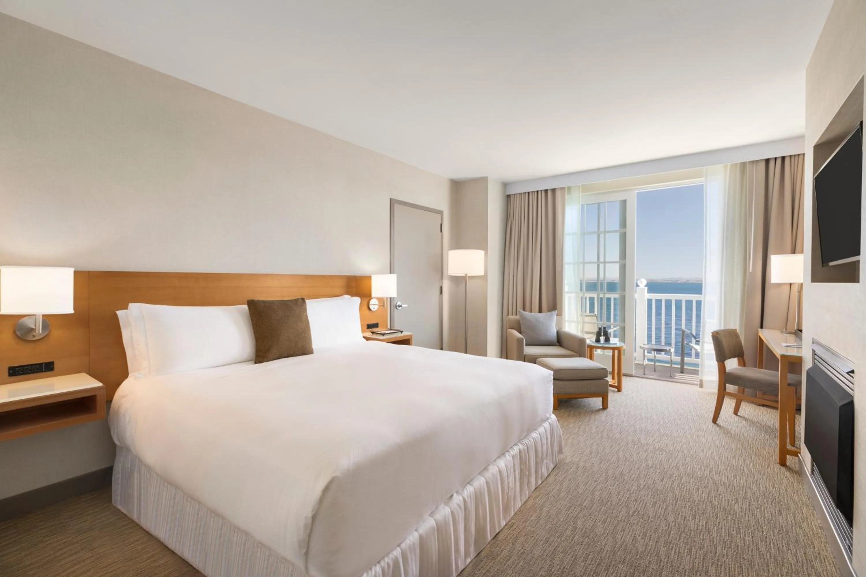 Photo of the whole room, Bed in InterContinental The Clement Monterey by IHG