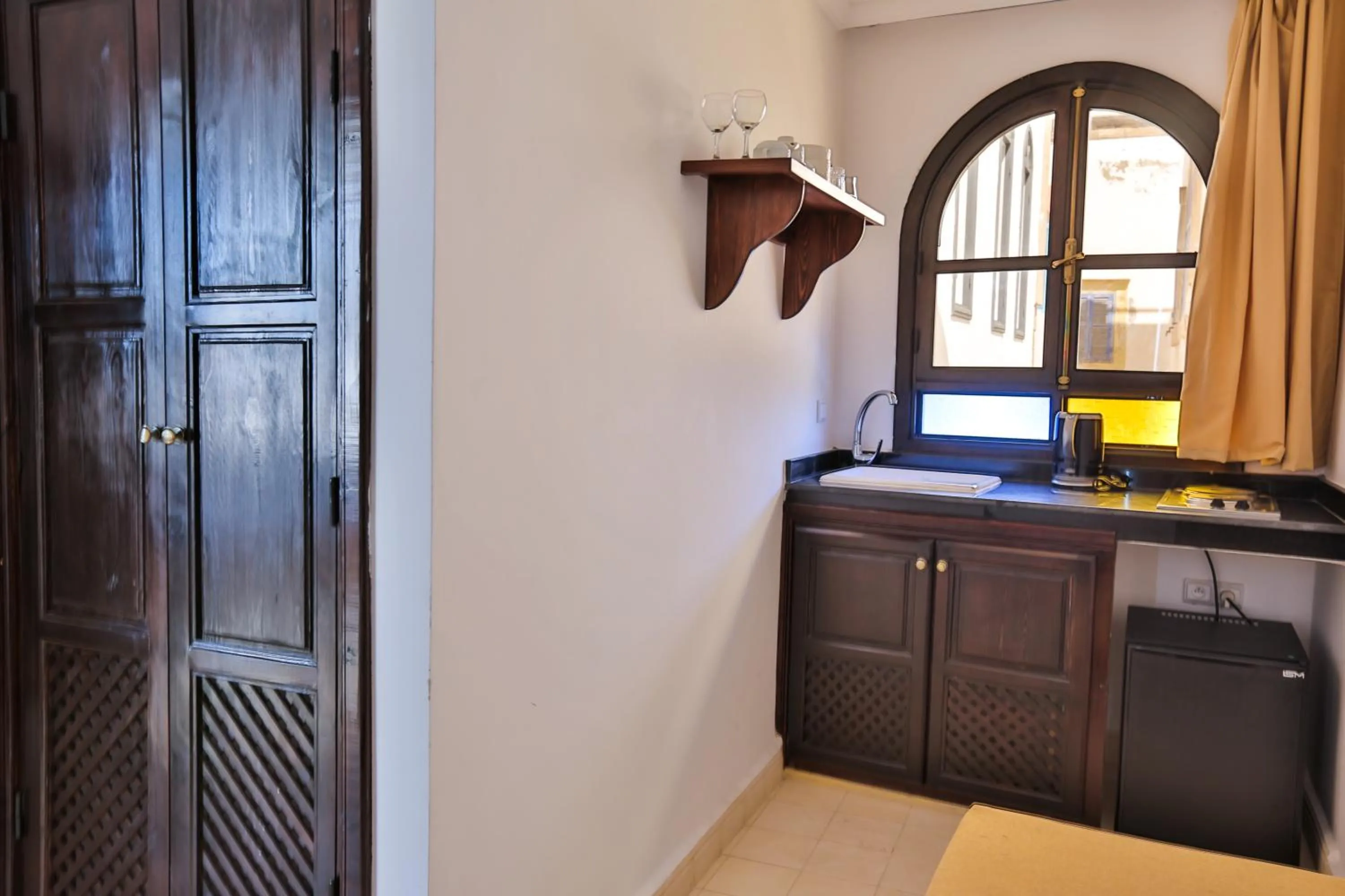 Communal kitchen in Riad Diamant Blanc