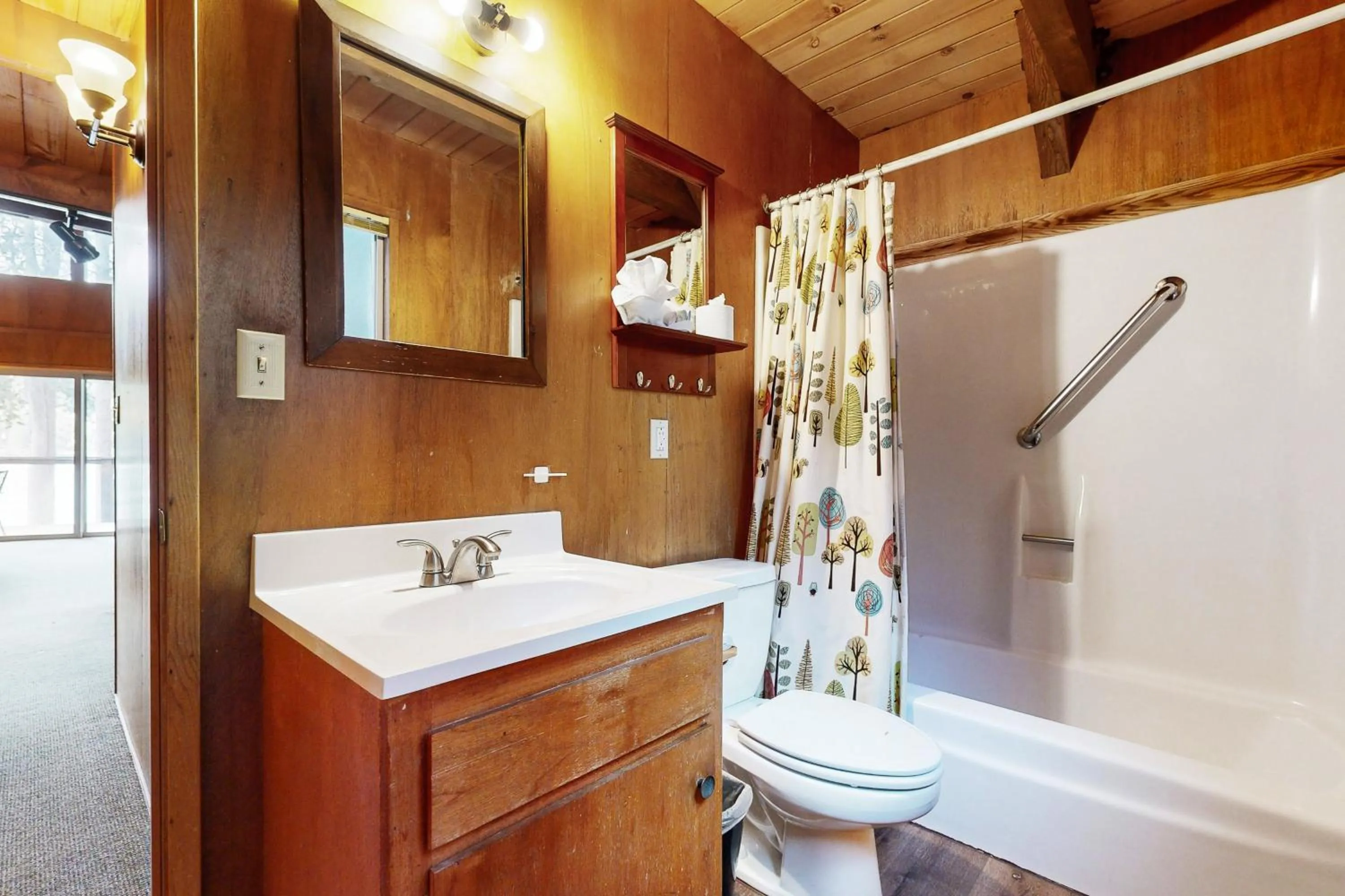 Donner Lakefront Retreat