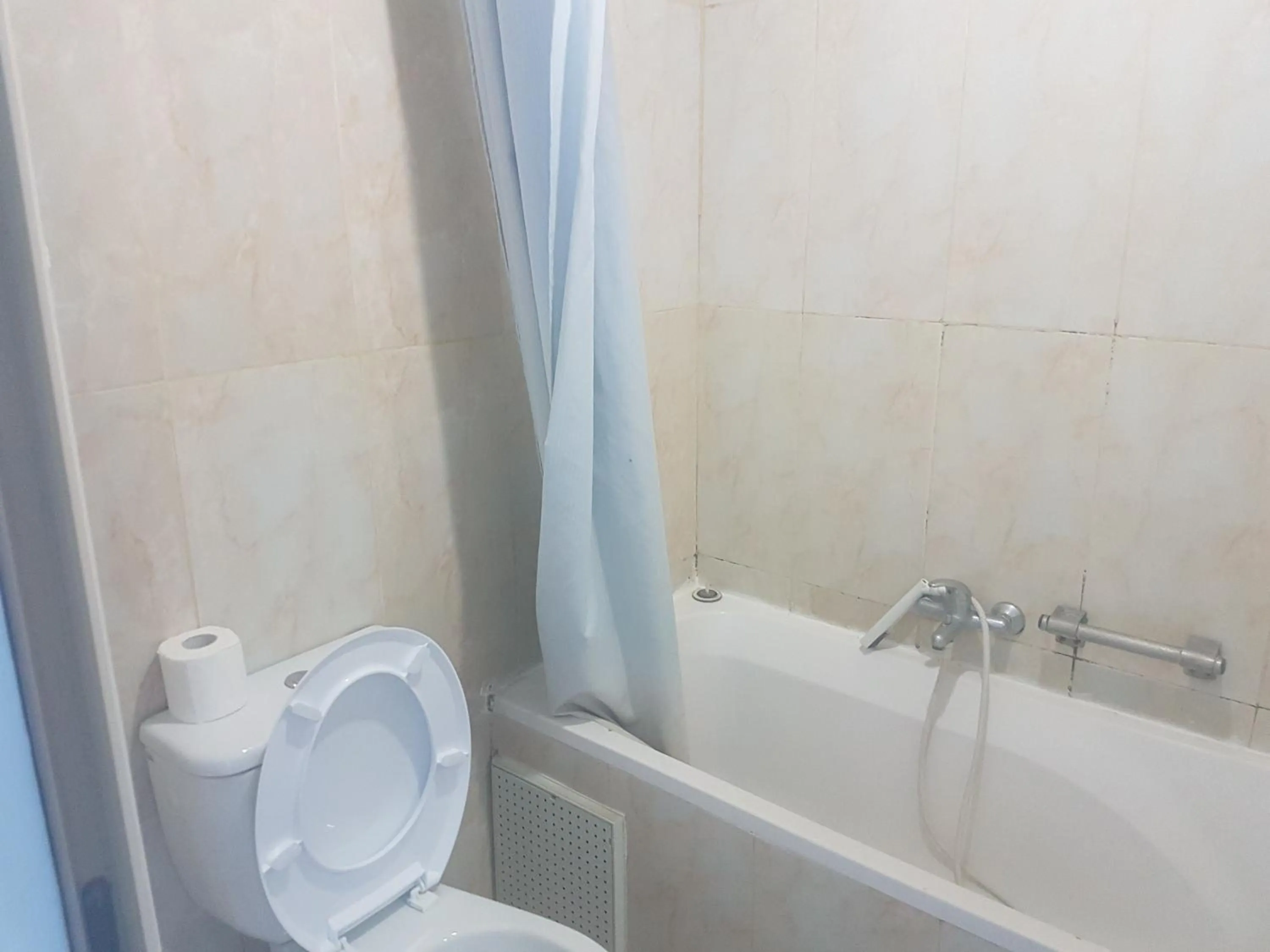 Toilet in Hotel El Layeli