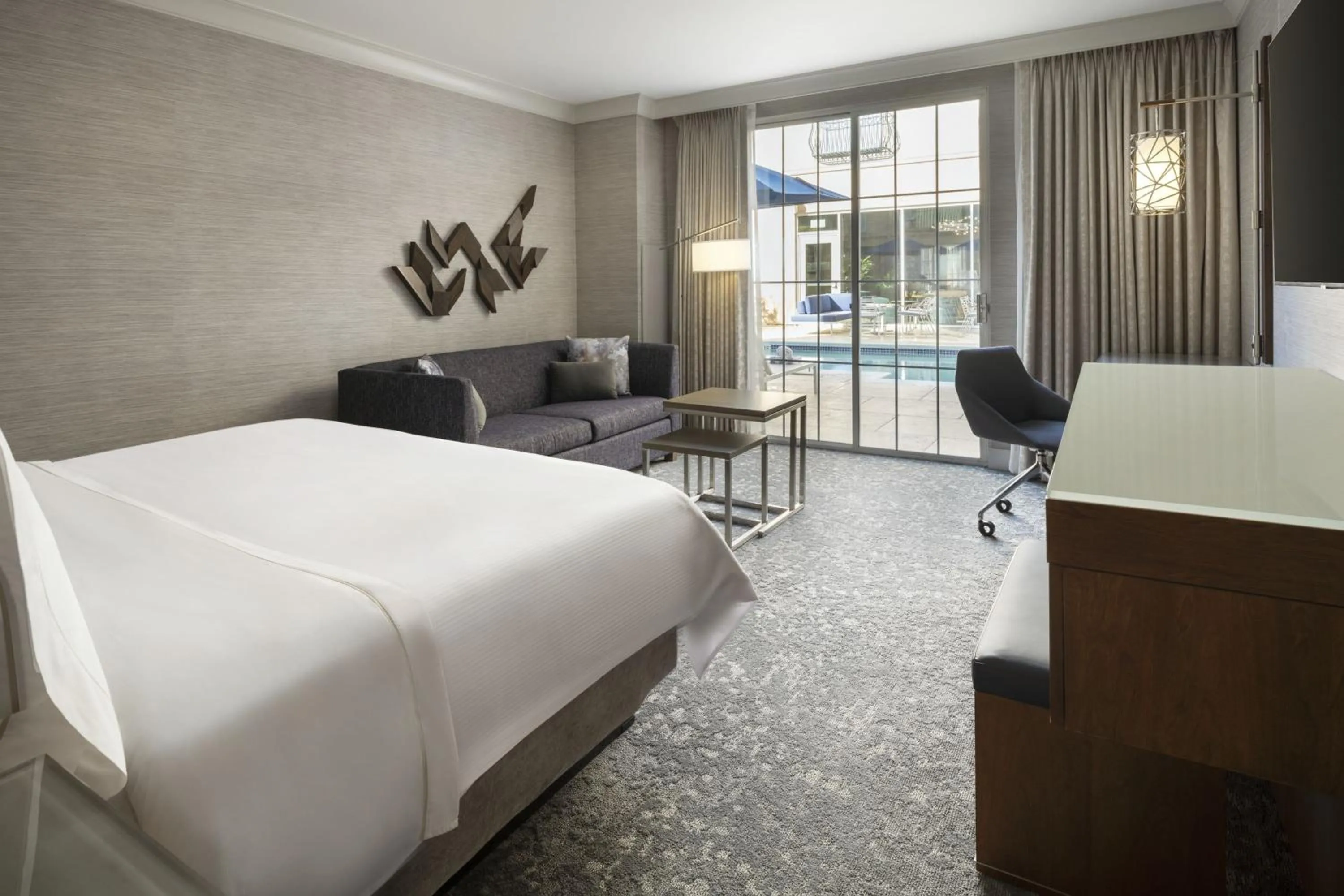 Photo of the whole room, Bed in The Westin Palo Alto