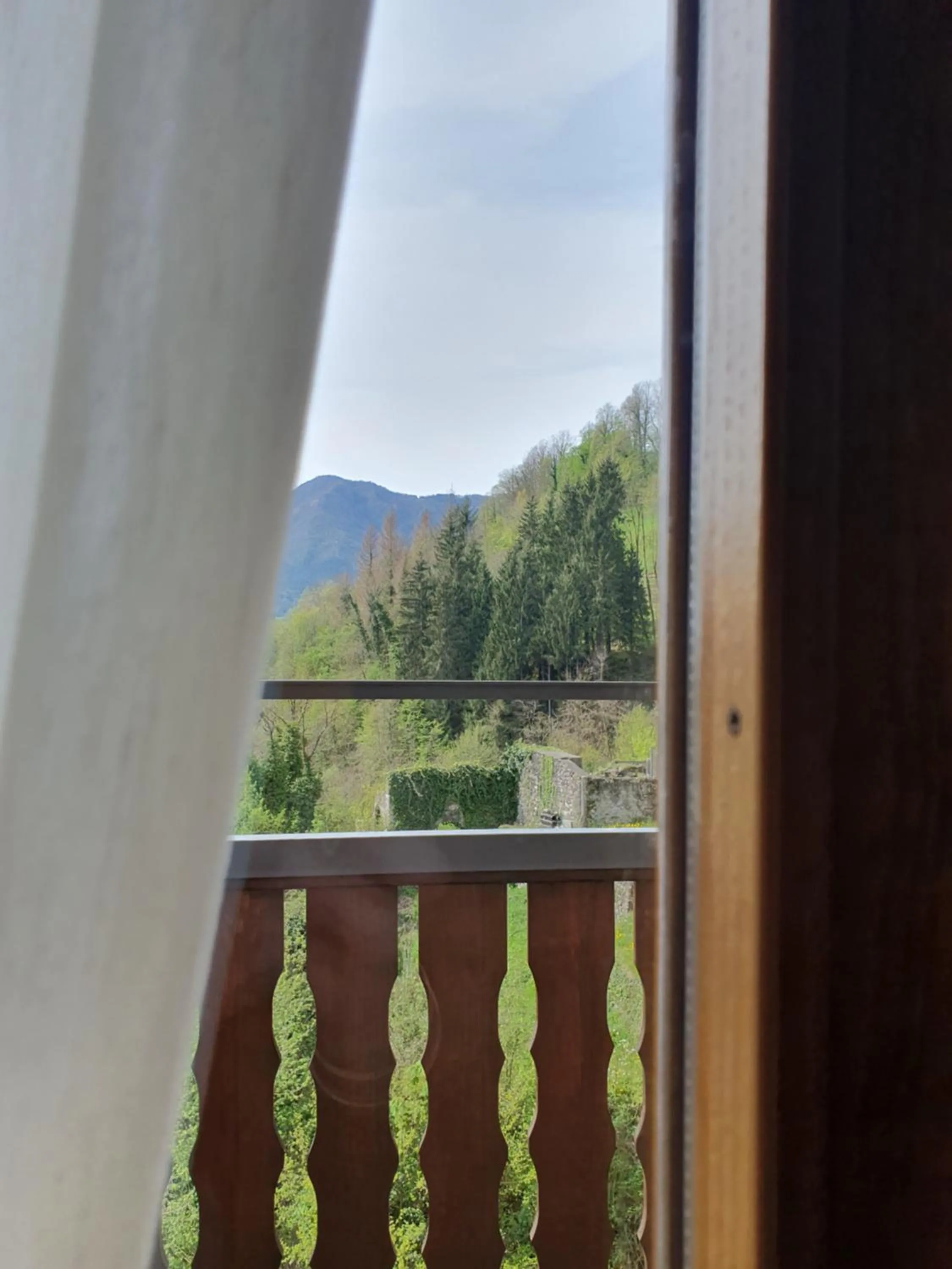 Double or Twin Room with Balcony in La Tana del Tasso Rooms&Breakfast