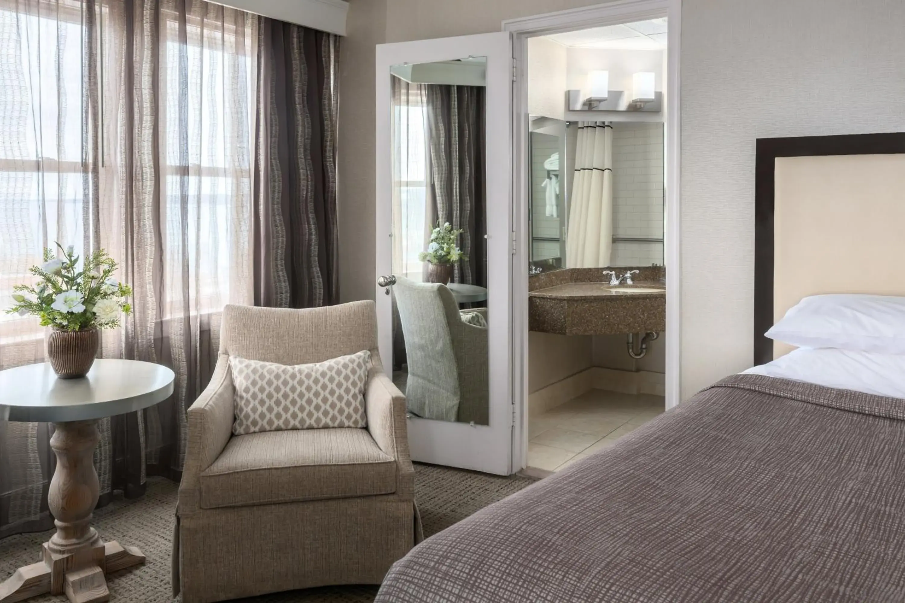 Quadruple Room in Park Place Hotel & Conference Center Quadruple Room in Park Place Hotel & Conference Center