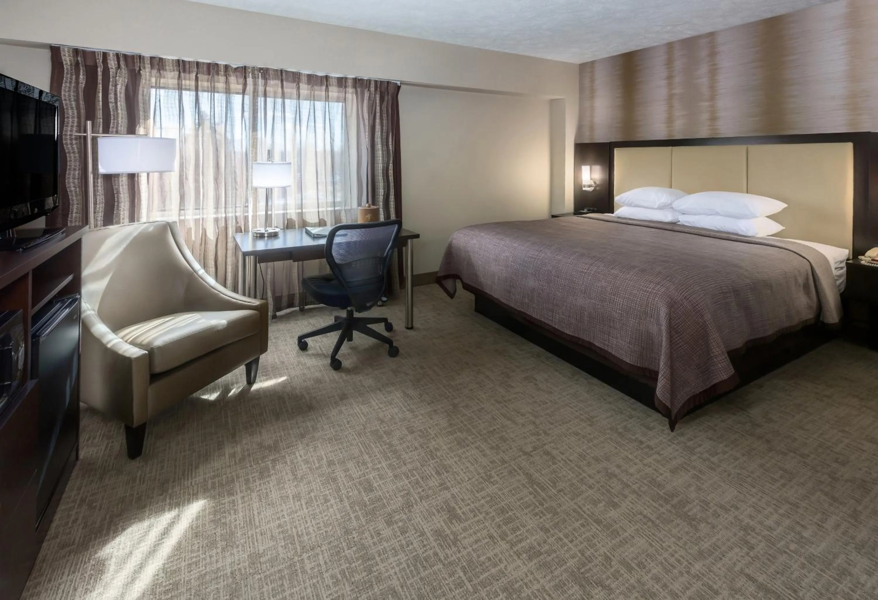 Bed in Park Place Hotel & Conference Center