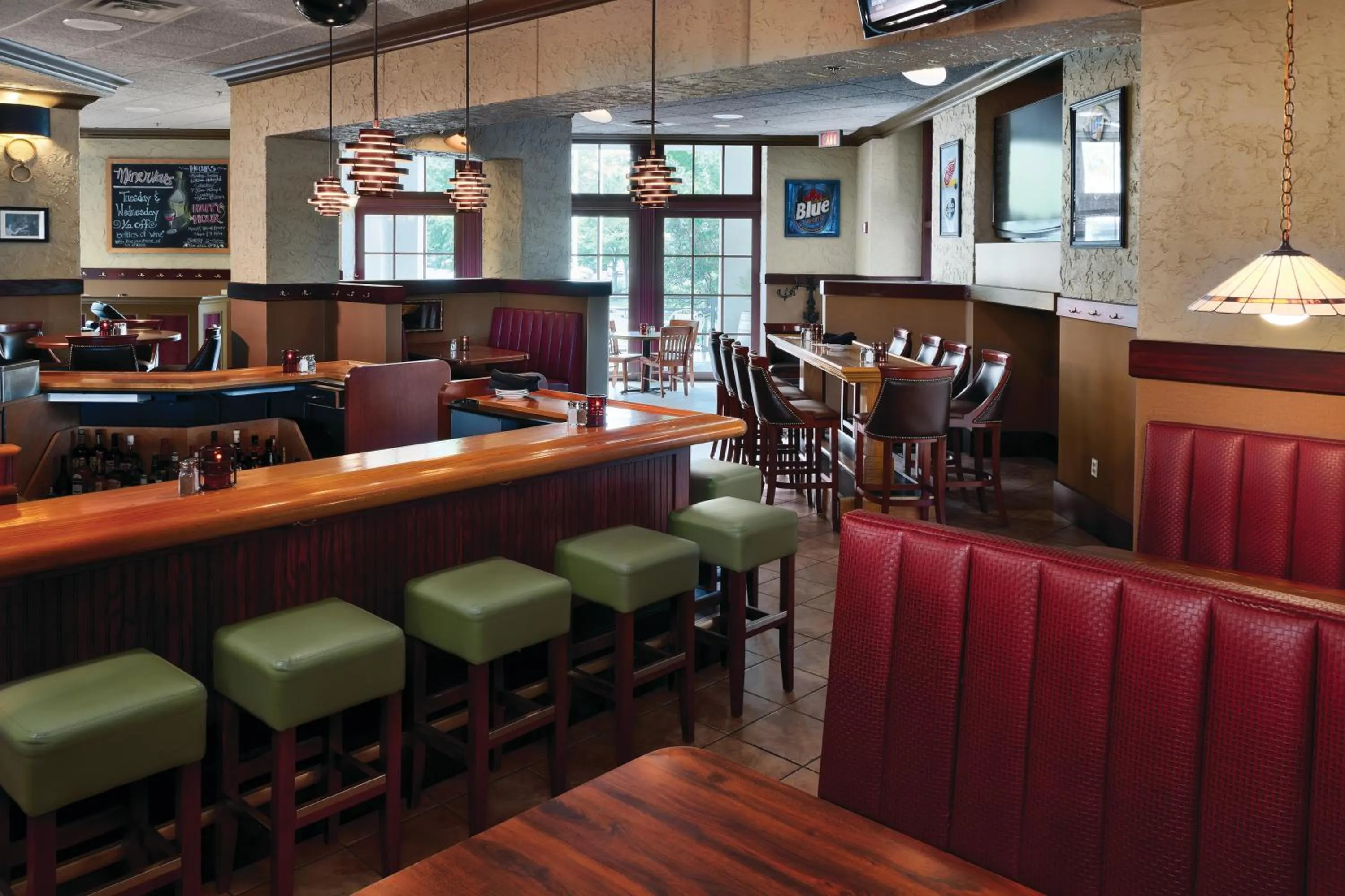 Restaurant/places to eat in Park Place Hotel & Conference Center