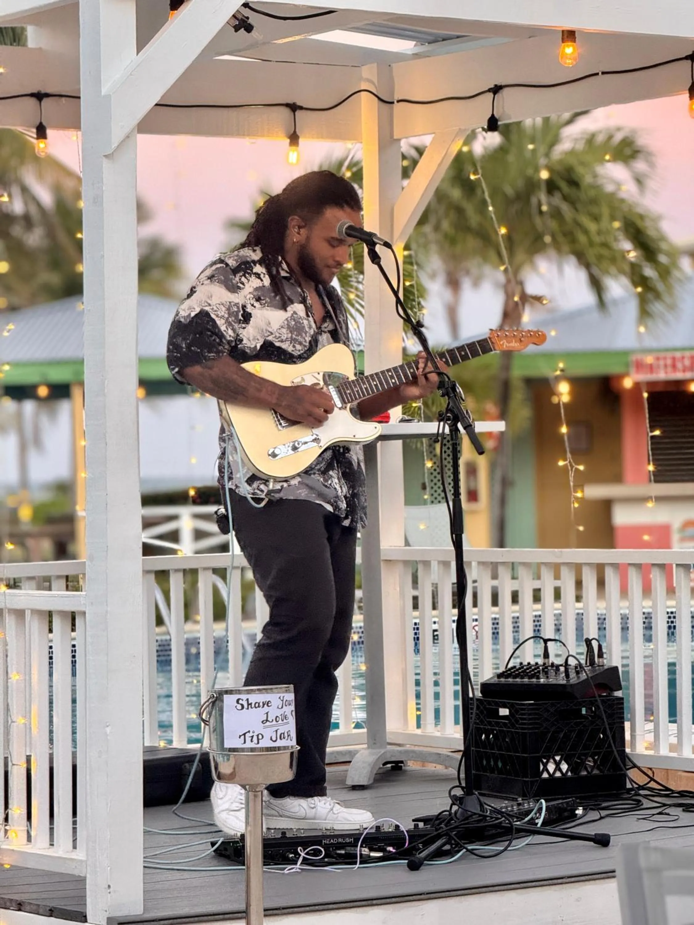 Evening entertainment in The Grand Caymanian Resort