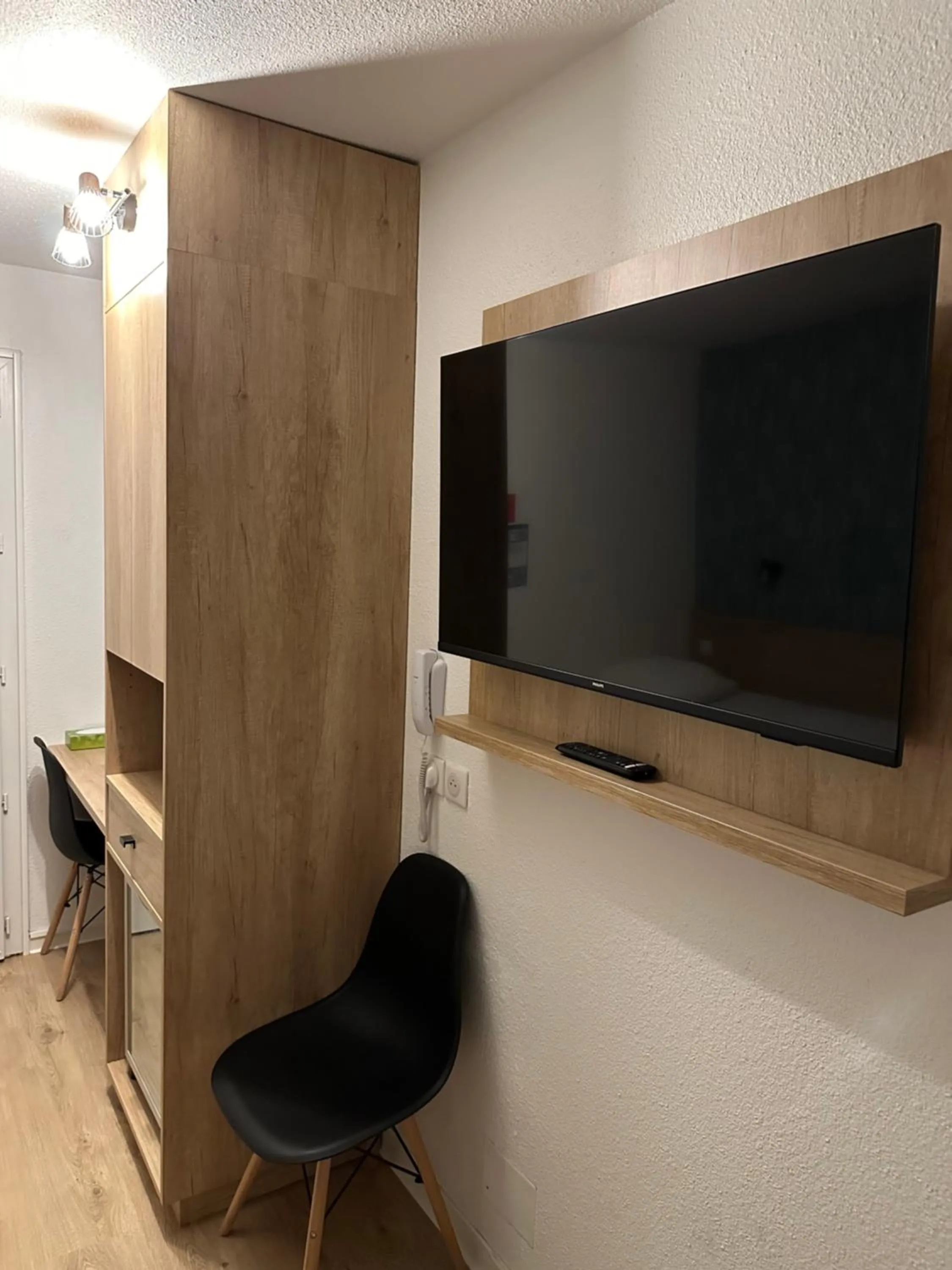 Bedroom in Ostal Pau Universite - Sure Hotel Collection by Best Western