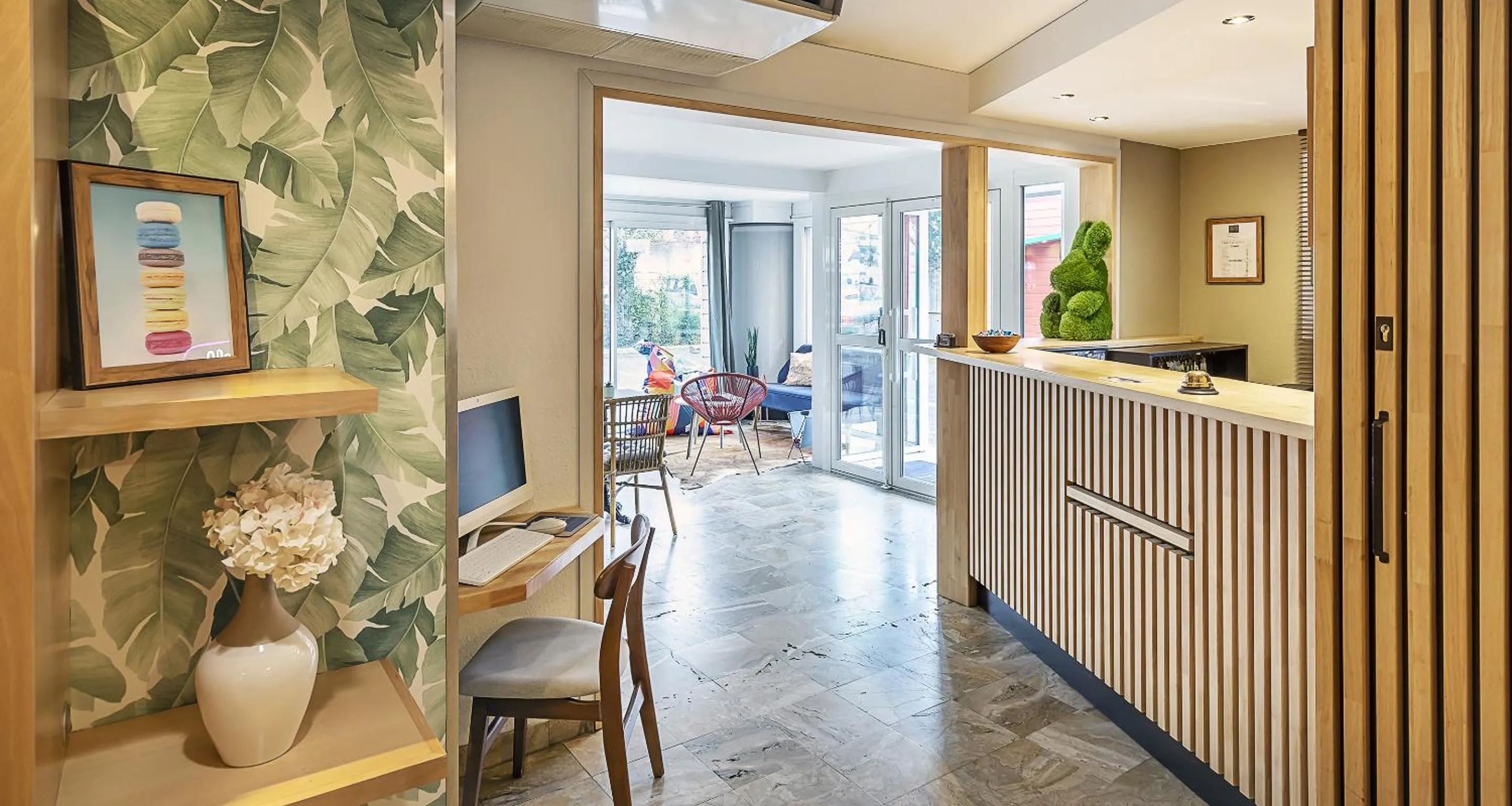 Lobby or reception in Ostal Pau Universite - Sure Hotel Collection by Best Western