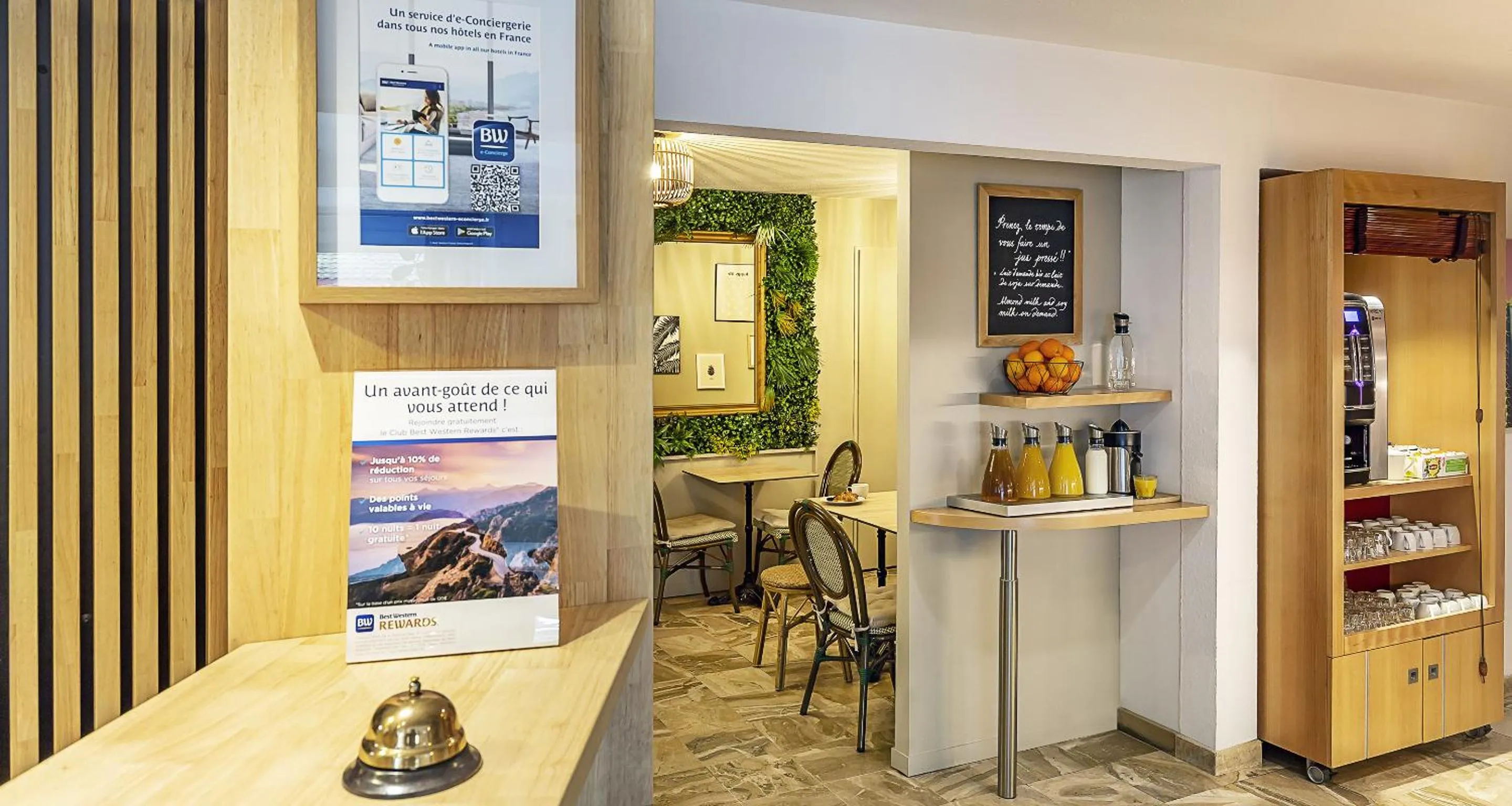 Breakfast in Ostal Pau Universite - Sure Hotel Collection by Best Western