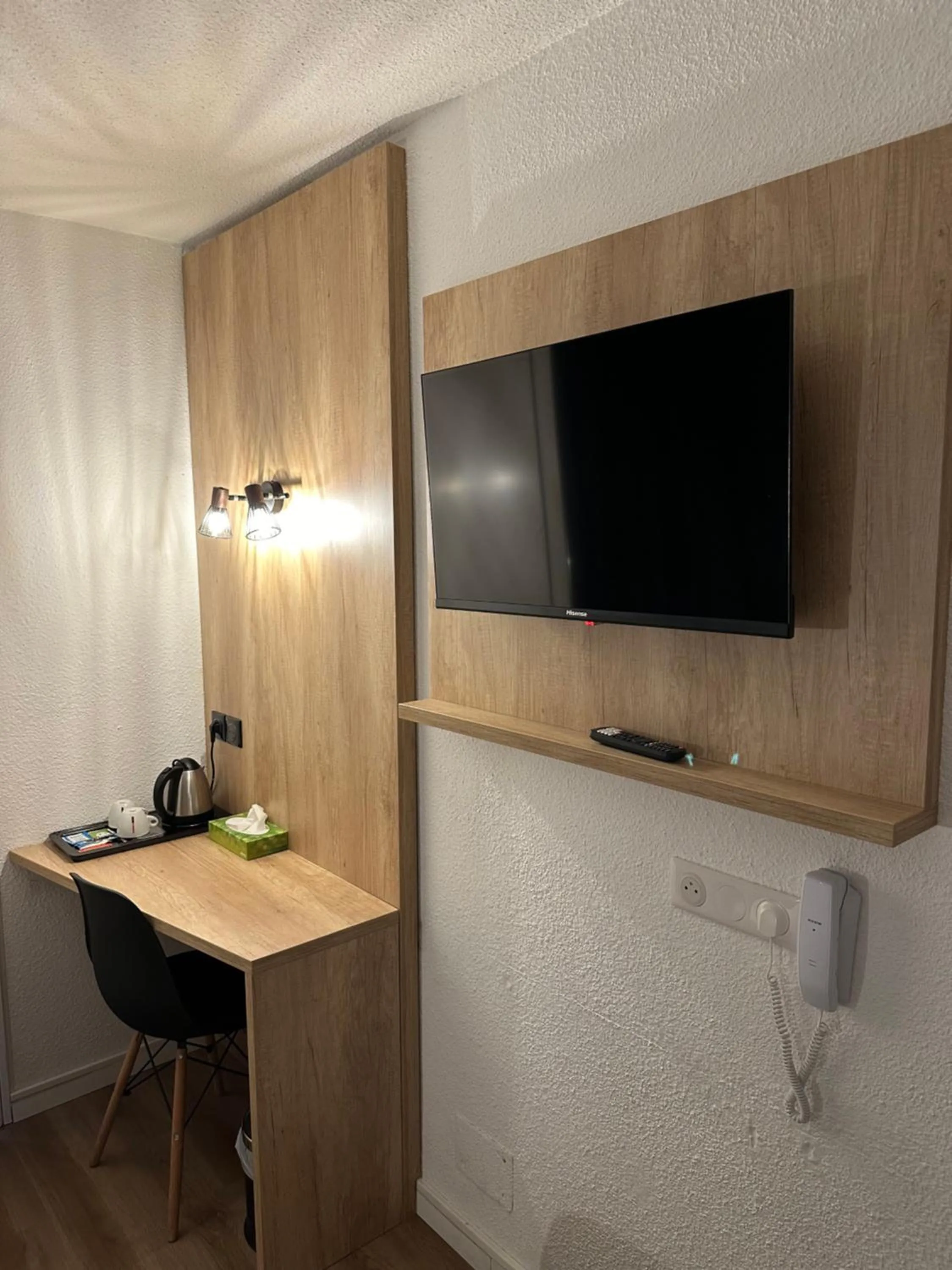 Bedroom in Ostal Pau Universite - Sure Hotel Collection by Best Western