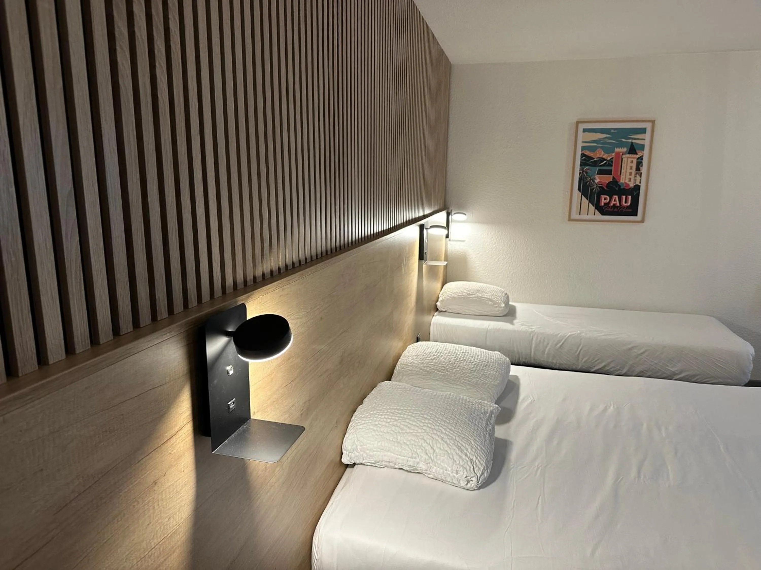 Bed in Ostal Pau Universite - Sure Hotel Collection by Best Western