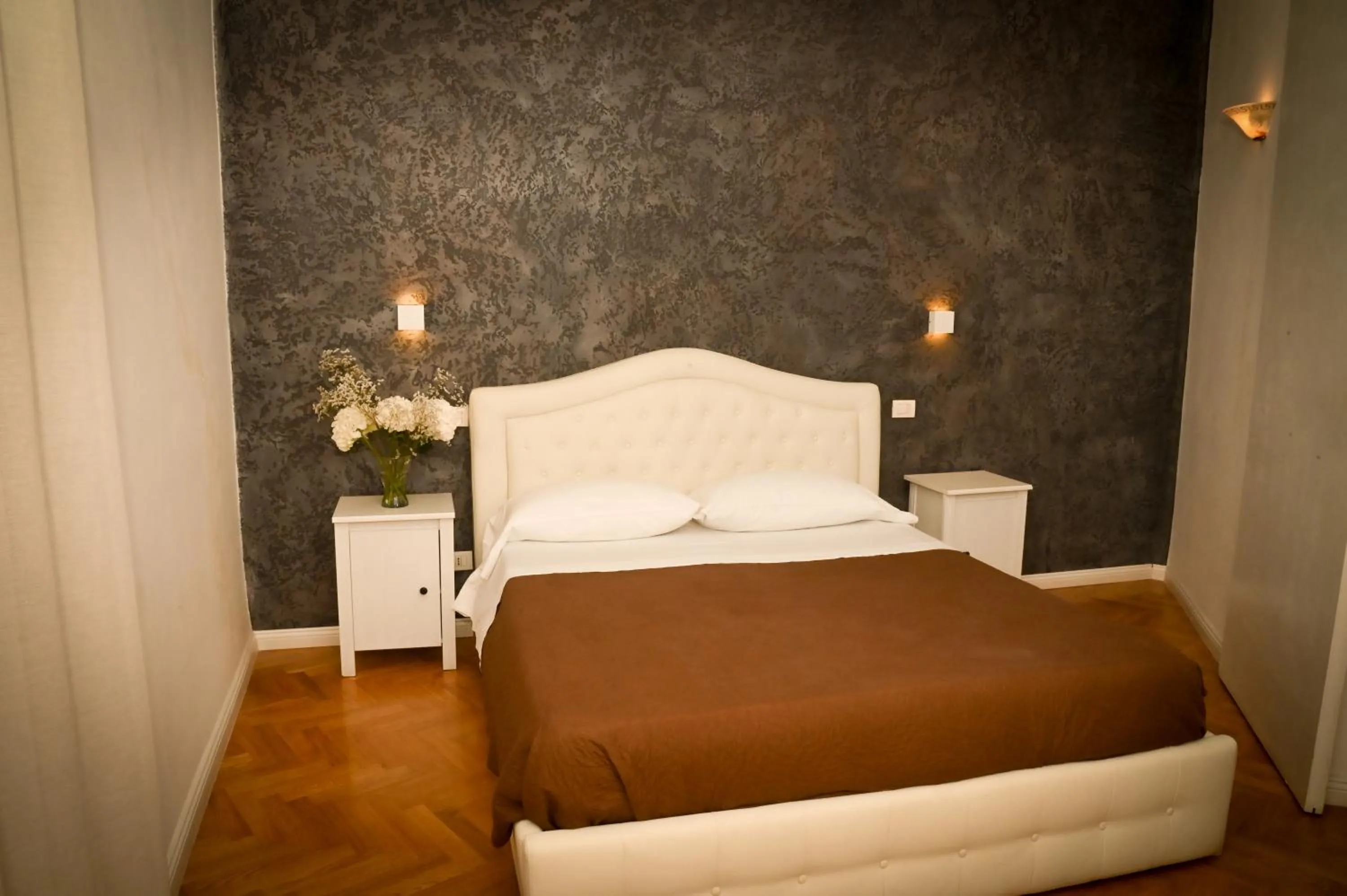 Bedroom, Bed in Hotel Terme Neronensis