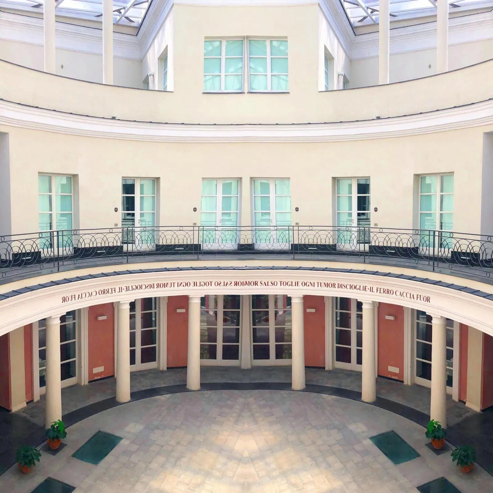Facade/entrance in Hotel Terme Neronensis