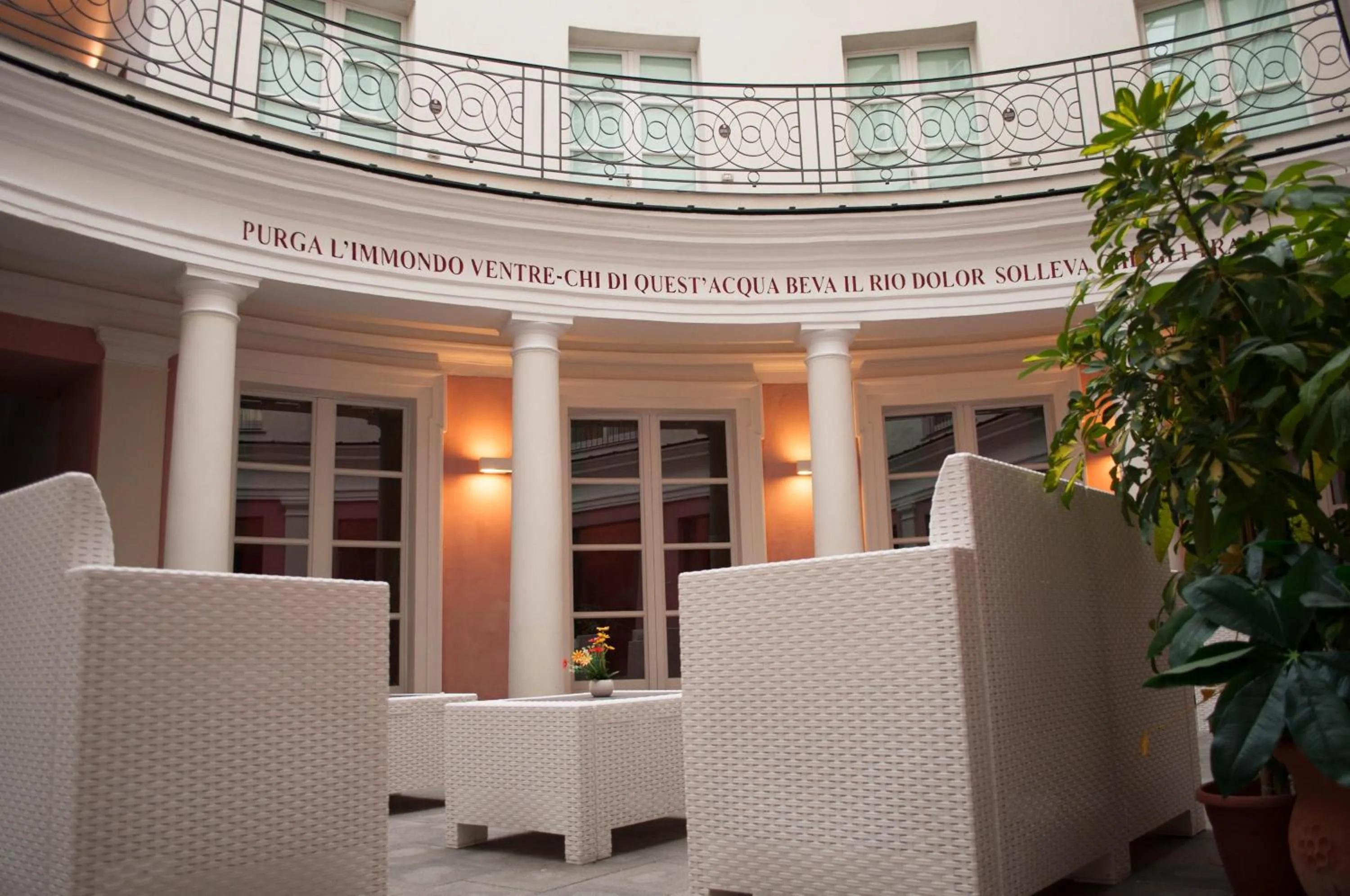 Patio in Hotel Terme Neronensis