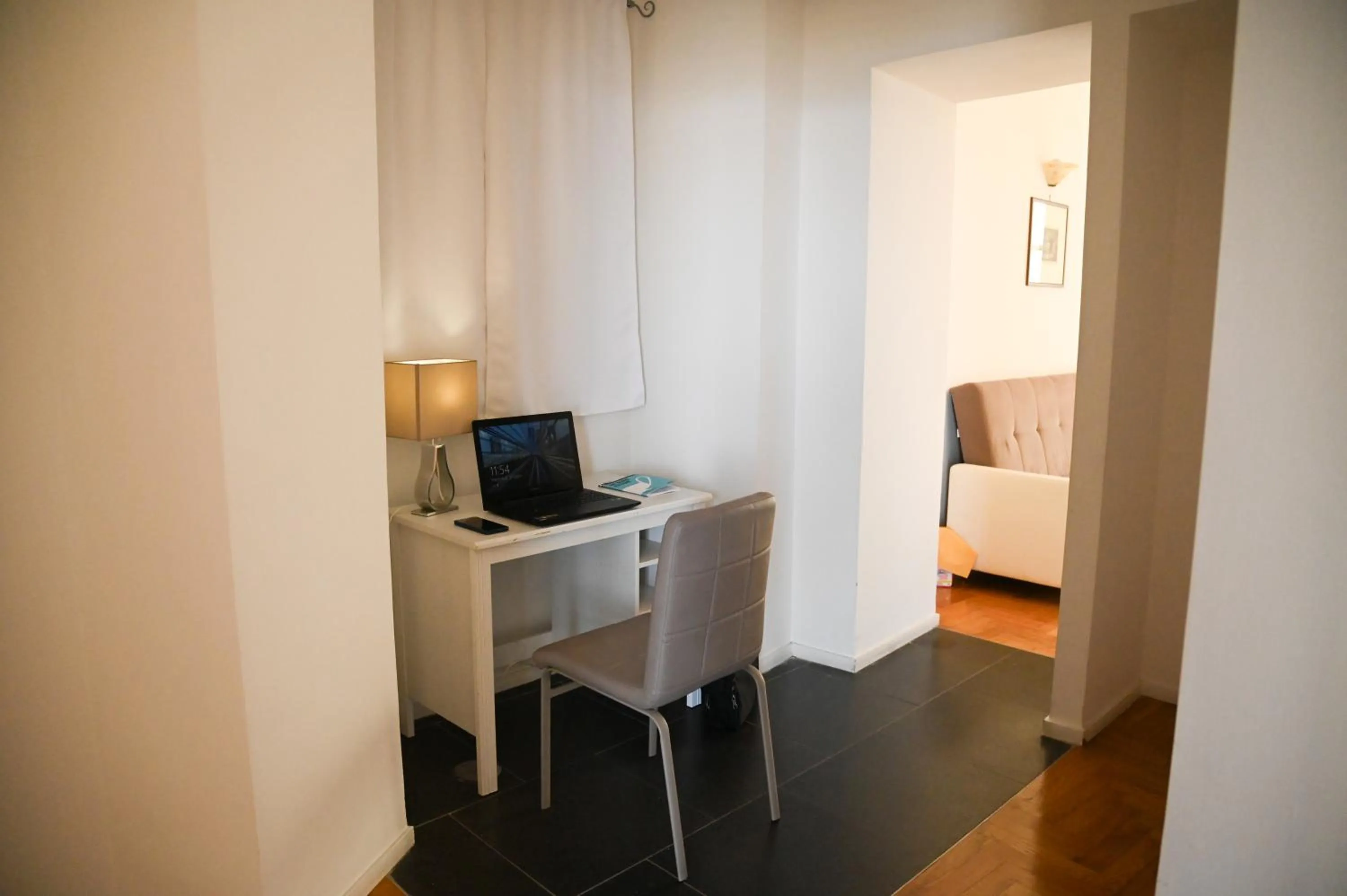 Bedroom, Bed in Hotel Terme Neronensis