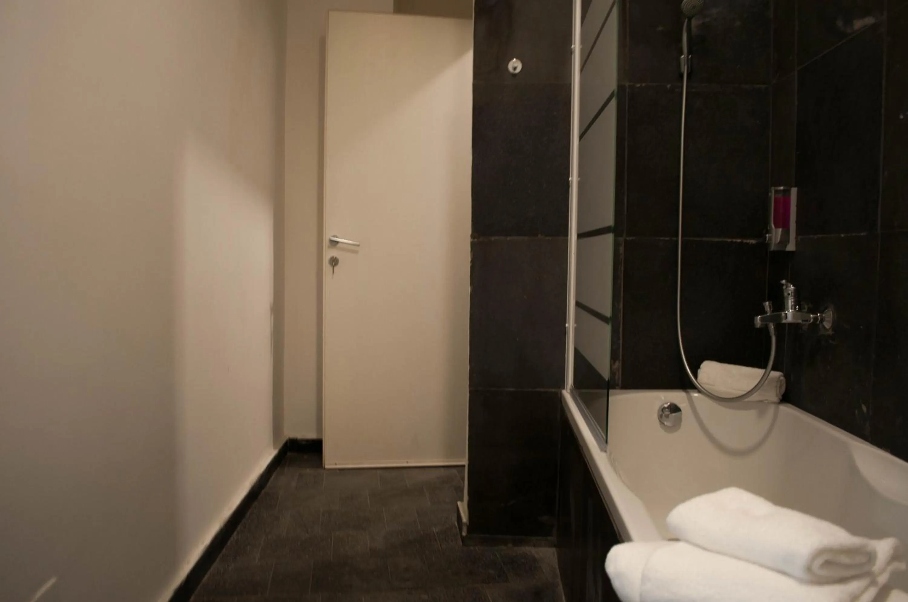 Bathroom in Hotel Terme Neronensis