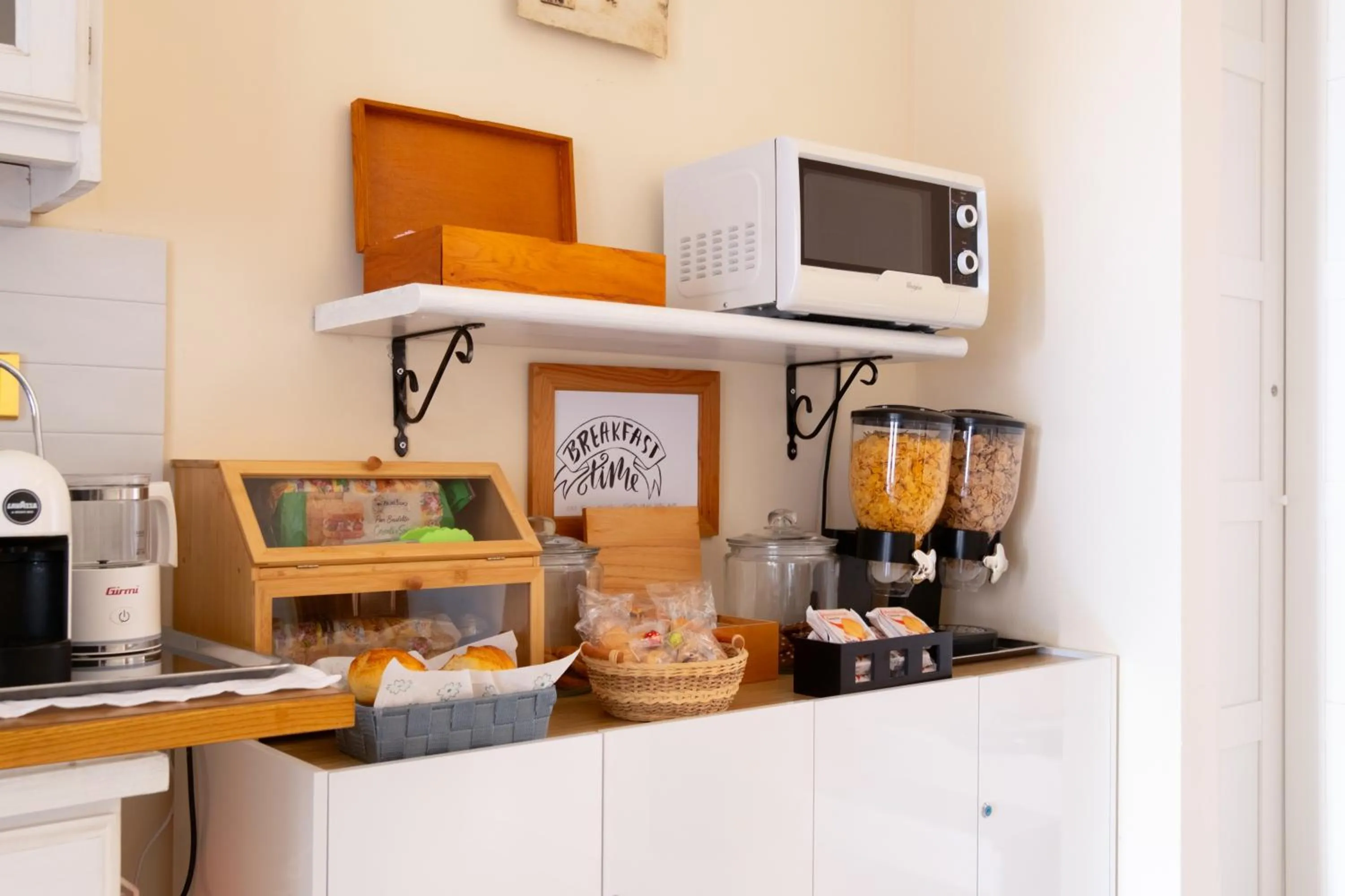 Communal kitchen in B&B Artemisia