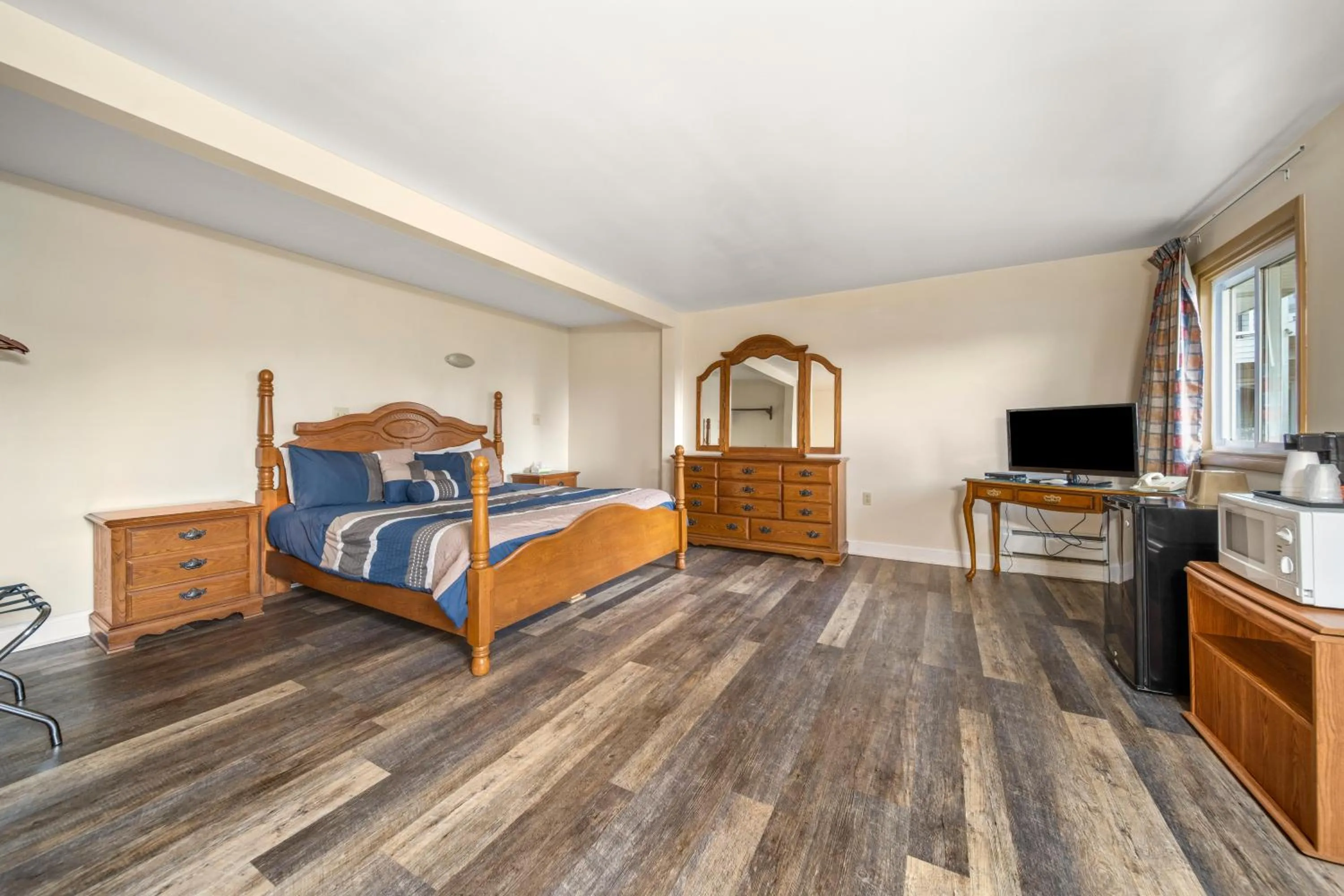 Bed in Thumb Heritage Inn