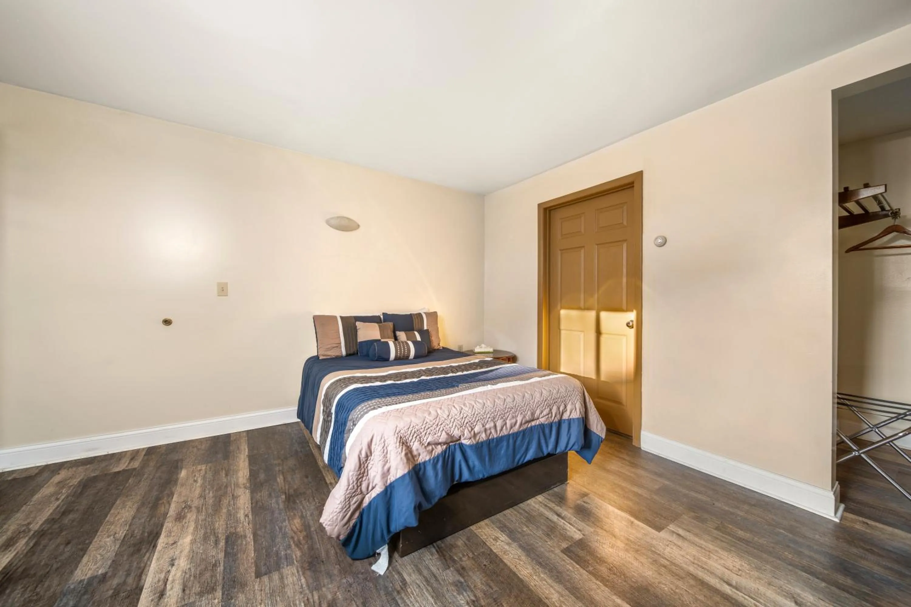 Bed in Thumb Heritage Inn