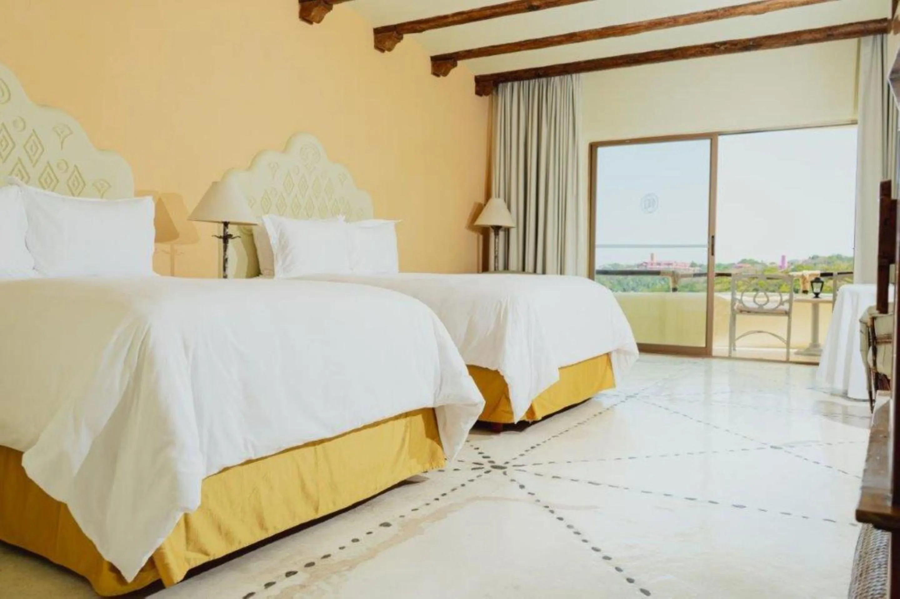 Bedroom, Bed in Quinta Real Huatulco