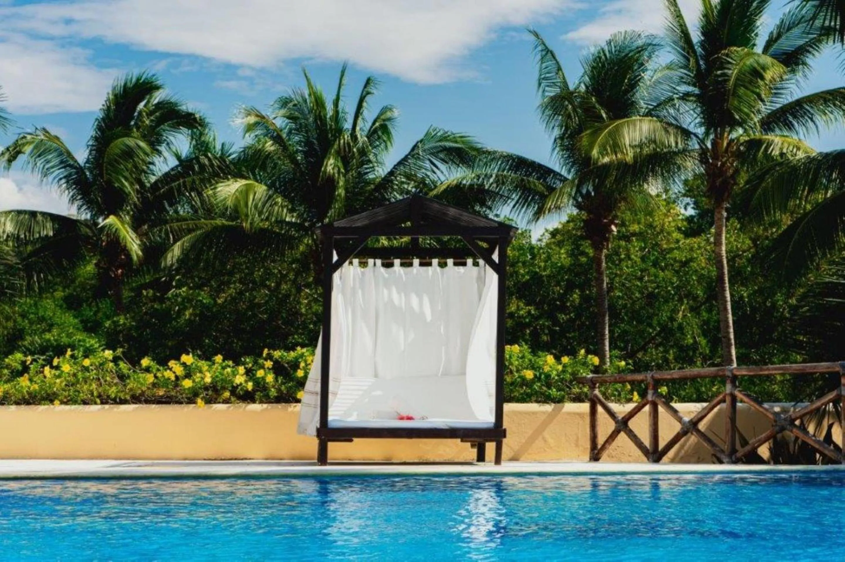 Swimming pool in Quinta Real Huatulco