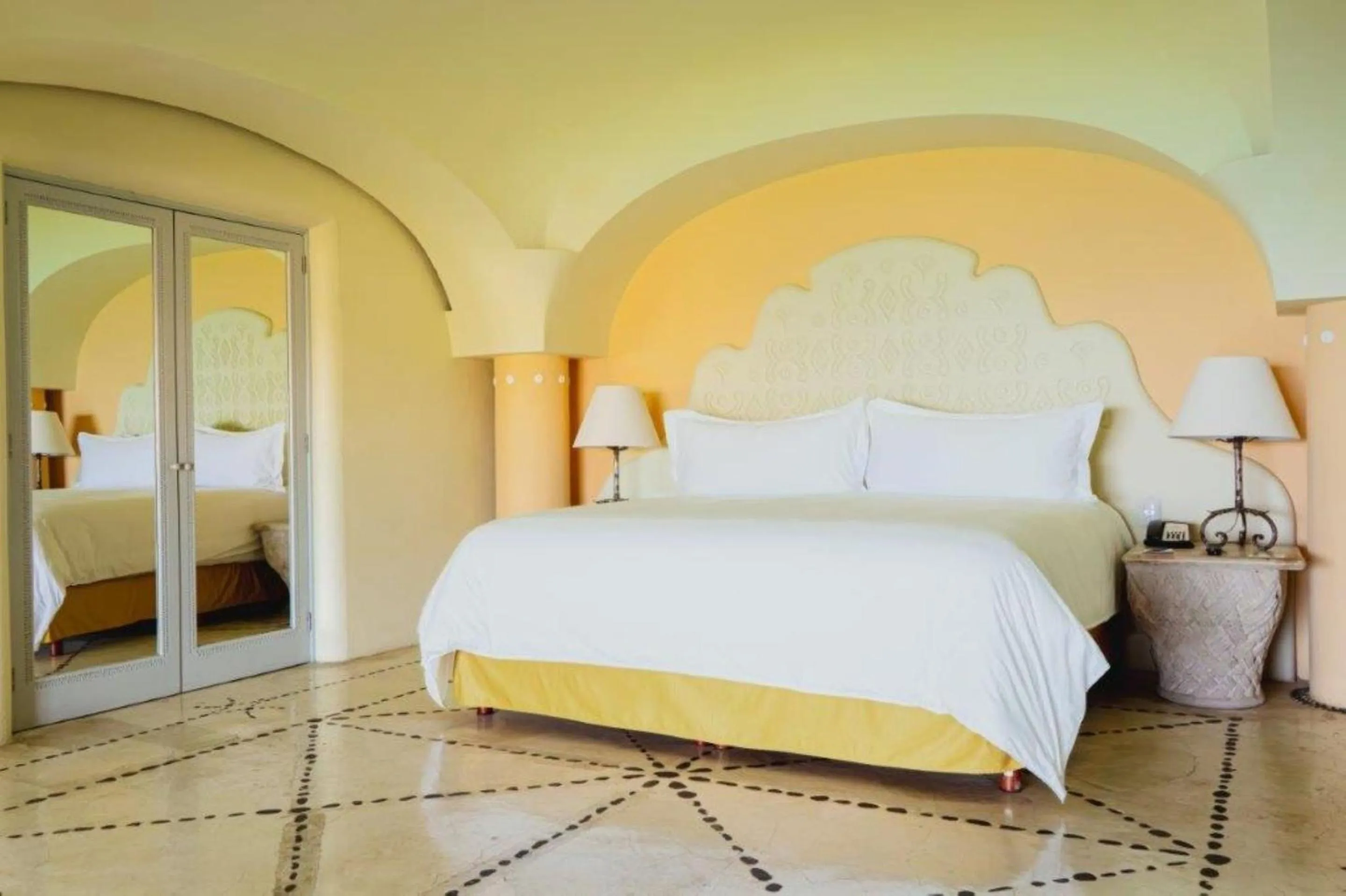 Bedroom, Bed in Quinta Real Huatulco