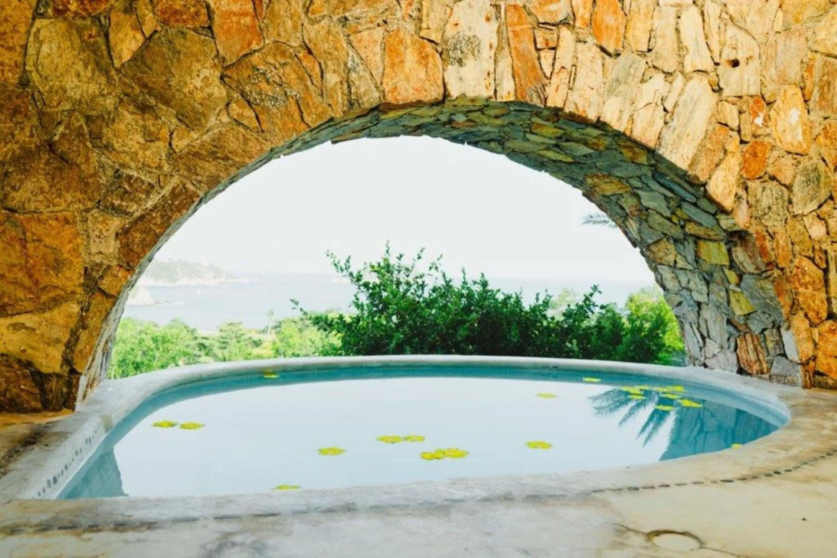 Swimming pool in Quinta Real Huatulco