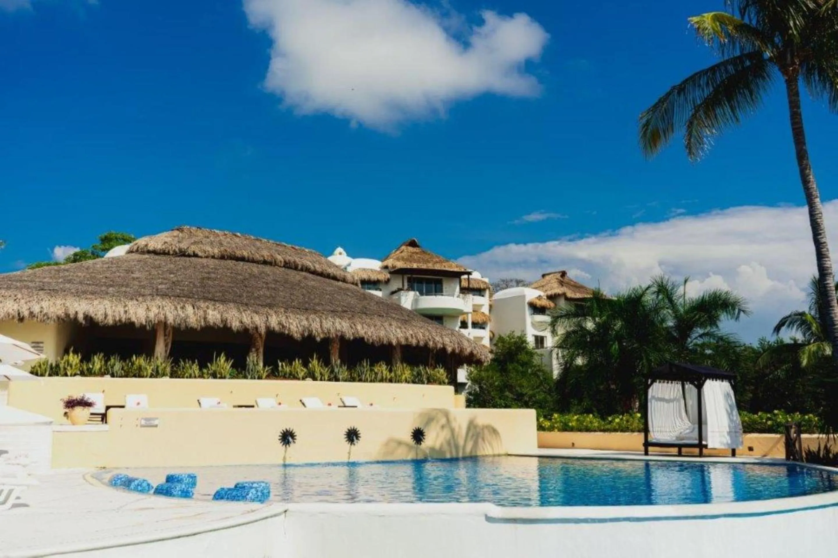 Swimming pool in Quinta Real Huatulco