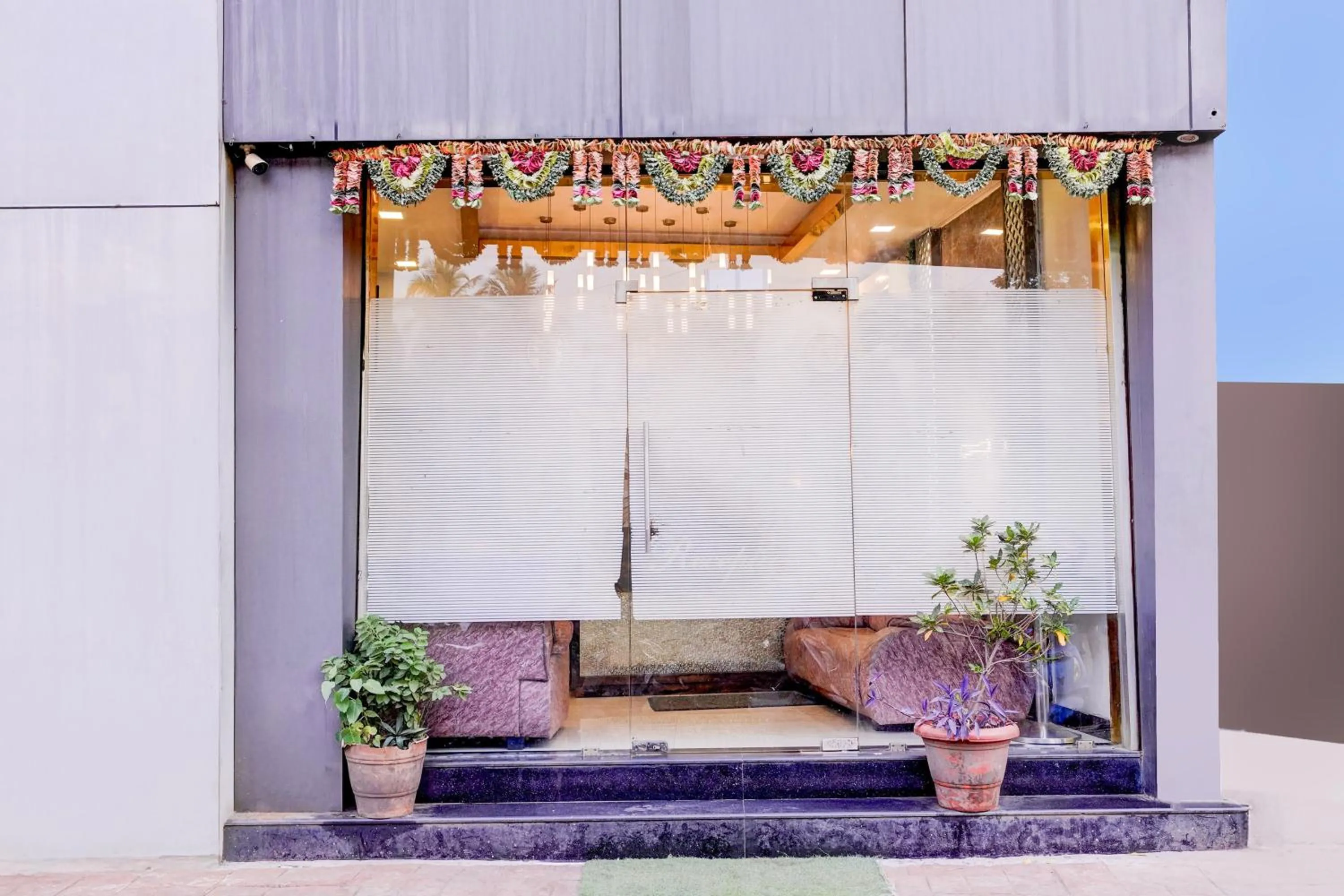 Facade/entrance in Super Collection O Asalpha near International Airport