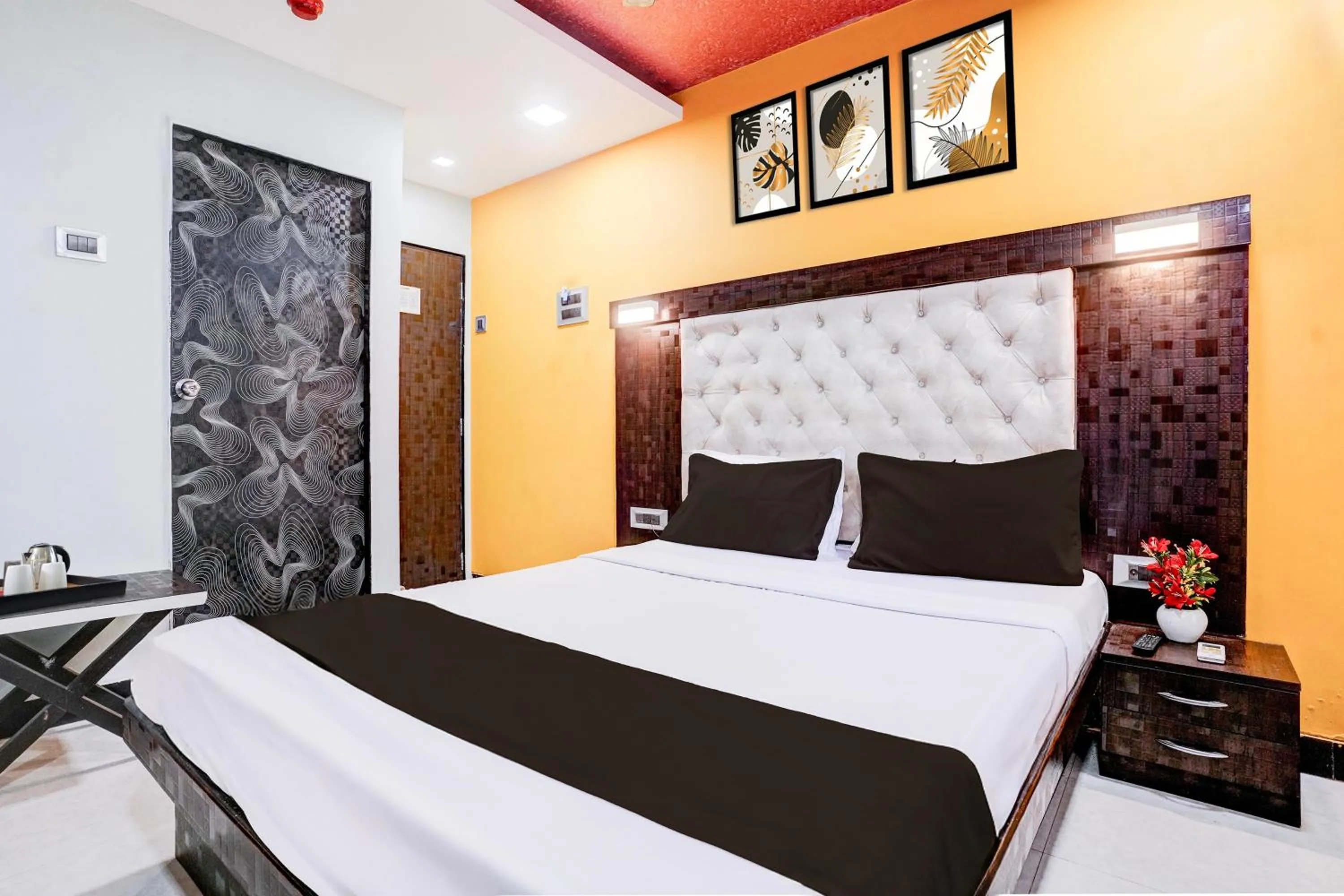 Bedroom, Bed in Super Collection O Asalpha near International Airport