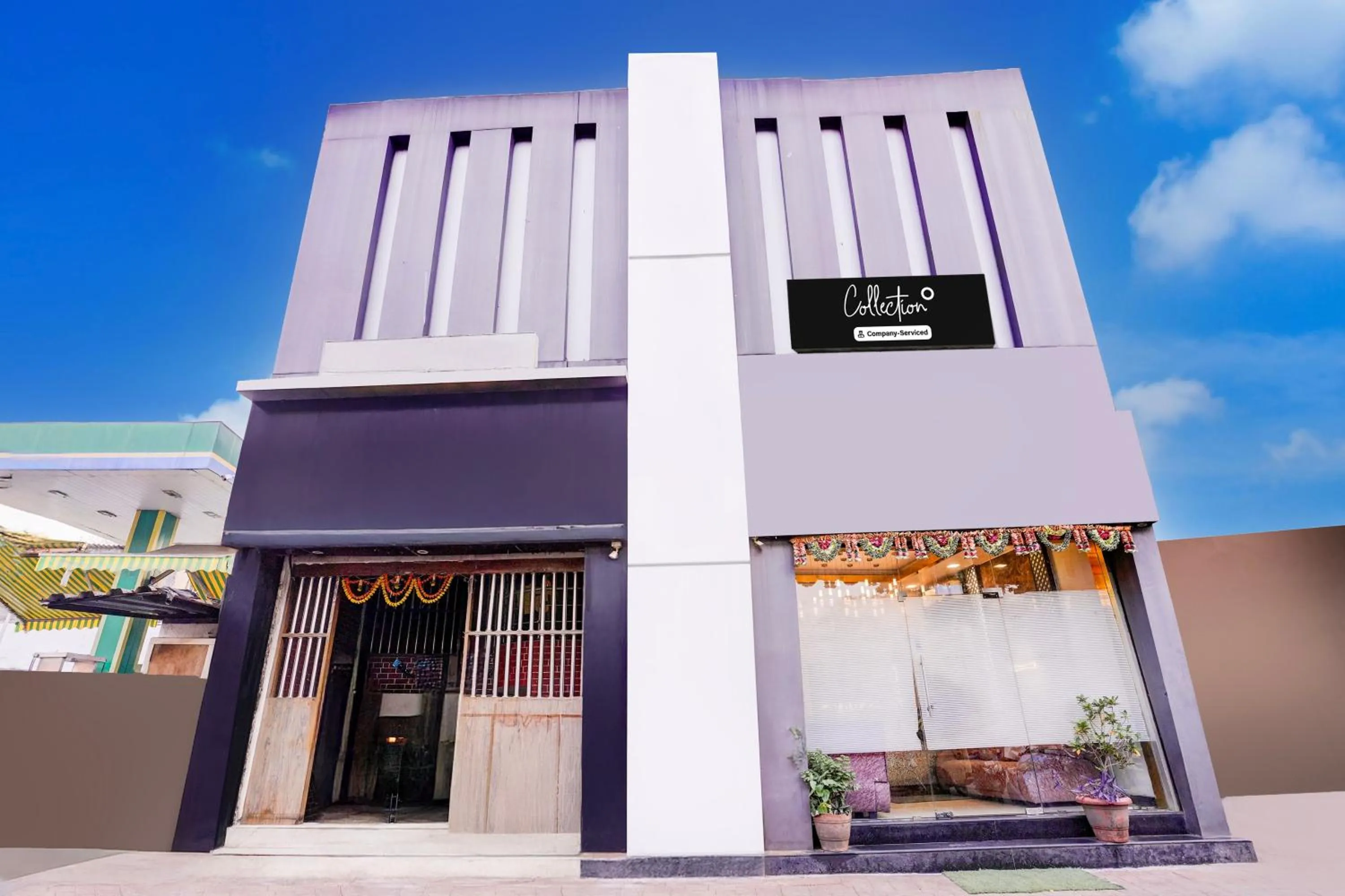 Facade/entrance in Super Collection O Asalpha near International Airport