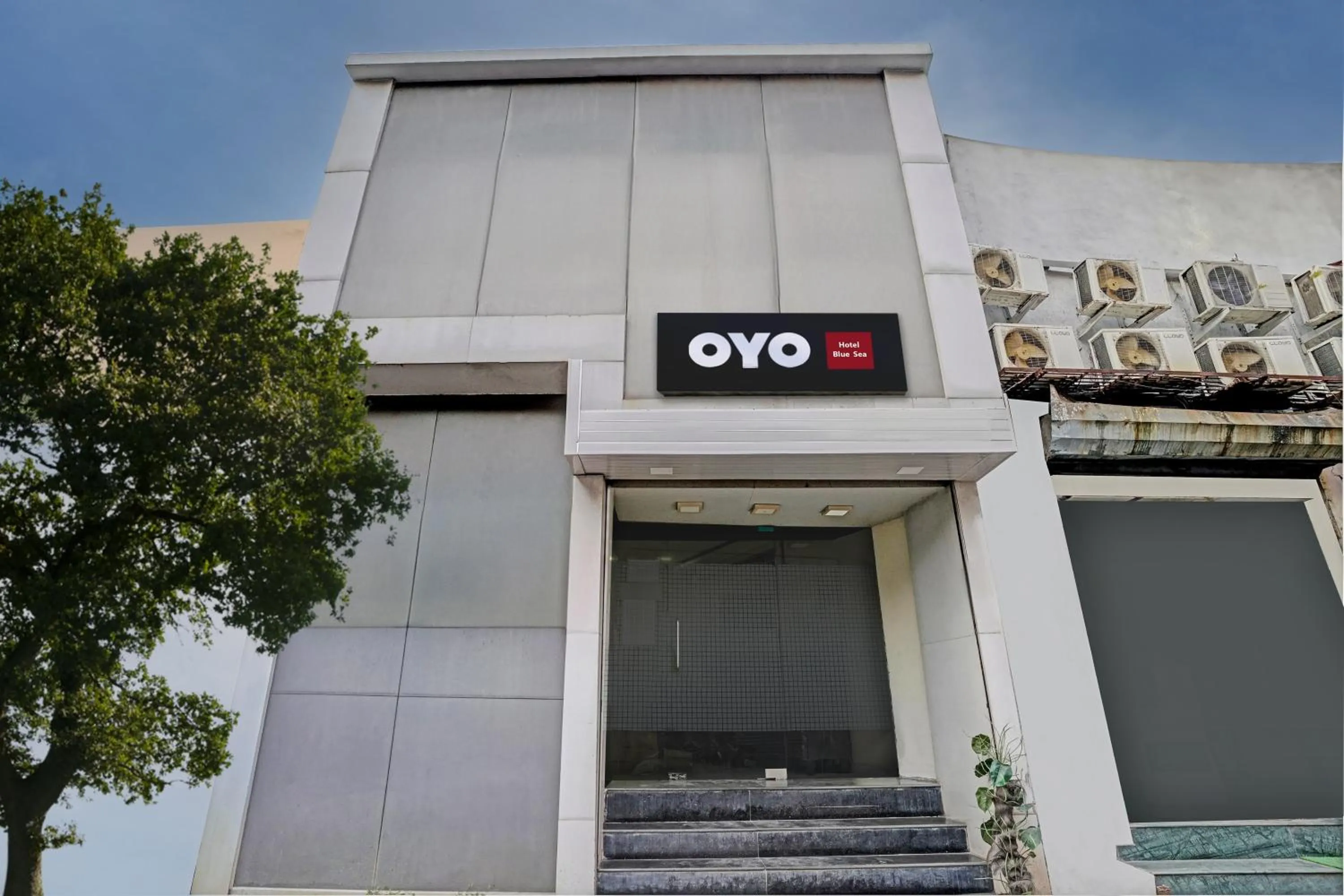 Facade/entrance in Hotel O Blue Sea