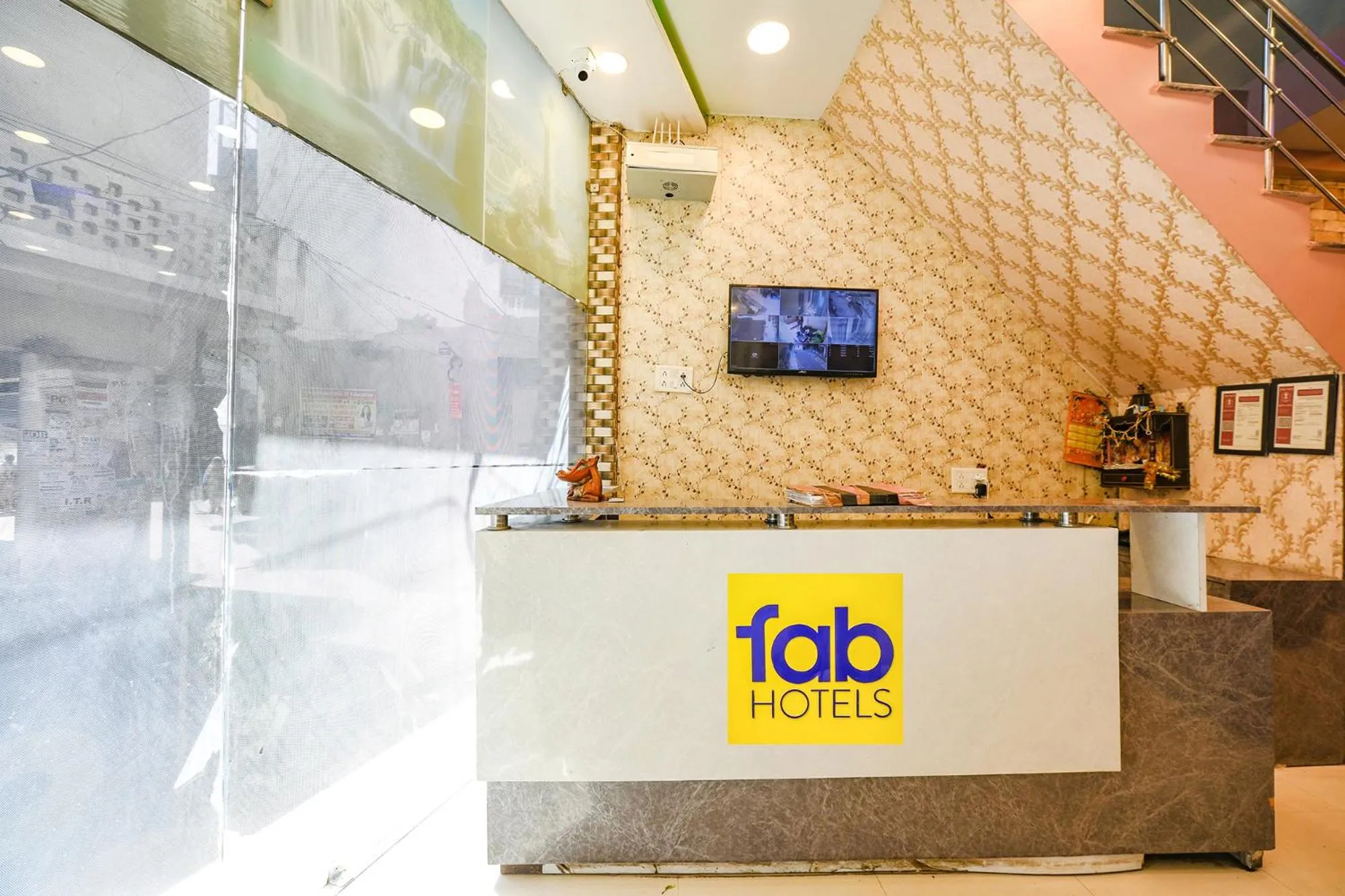 Lobby or reception in FabExpress Galaxy