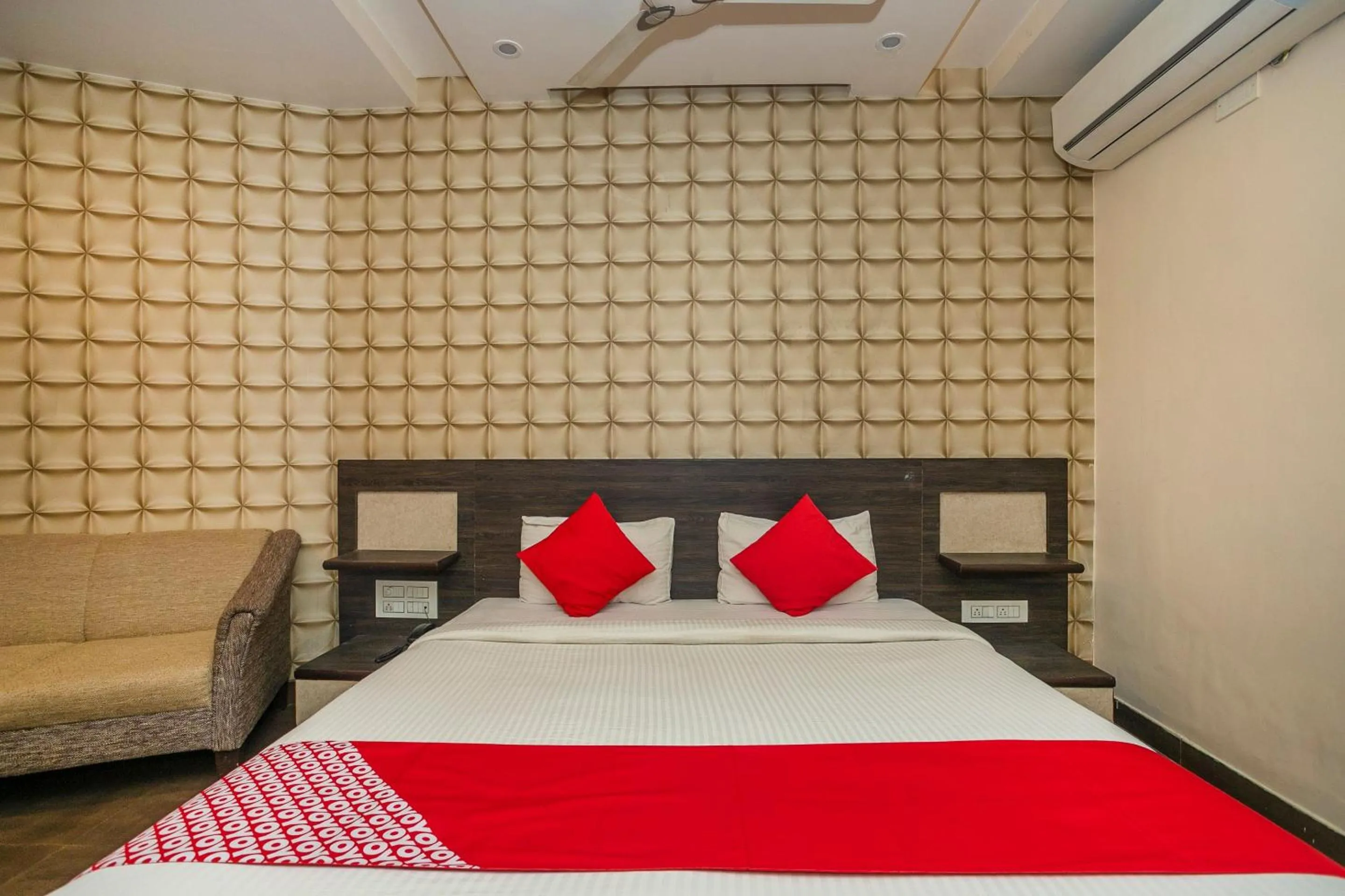 Bedroom in Collection O Indian Suites Near Sitara Restaurant