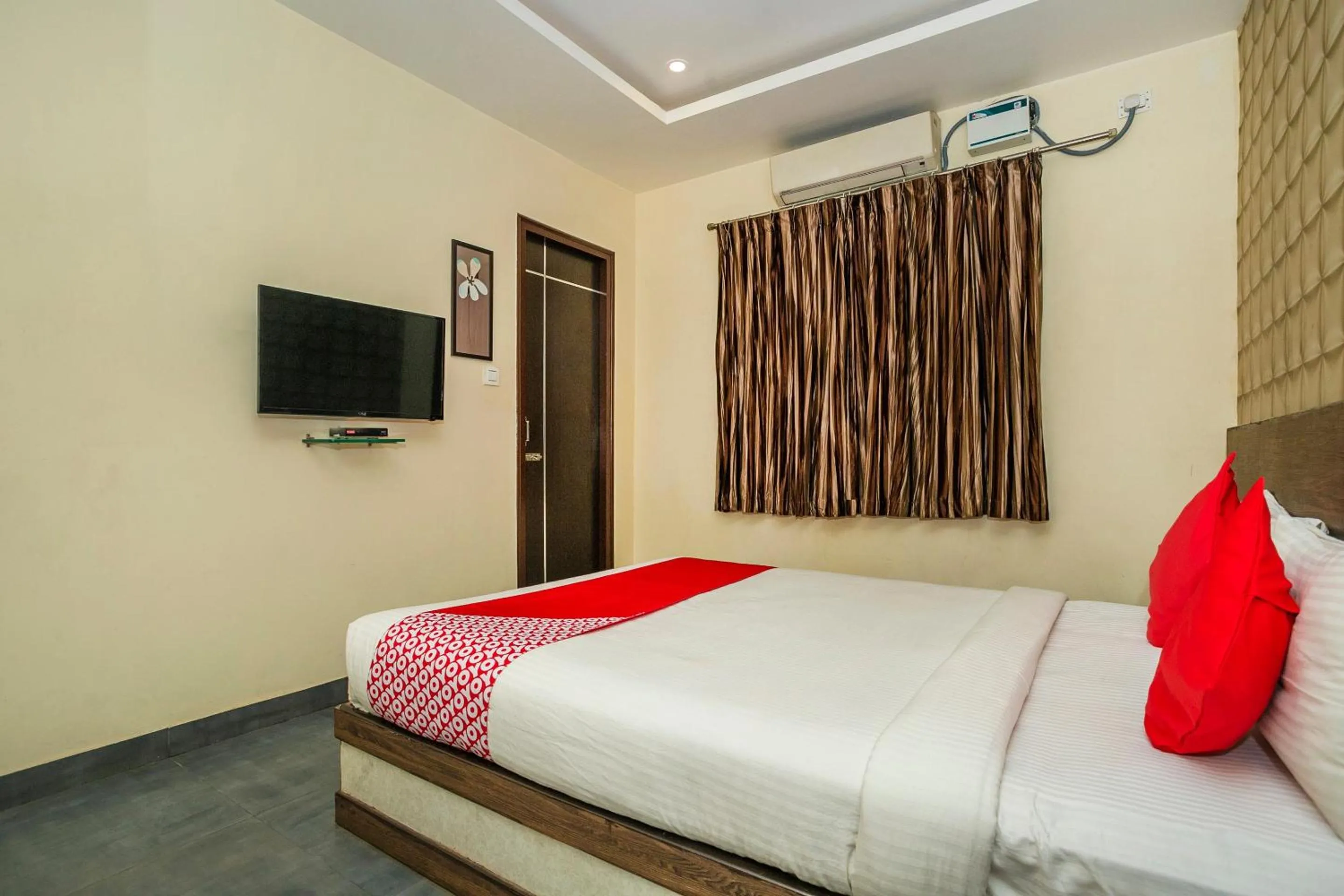 Bedroom in Collection O Indian Suites Near Sitara Restaurant